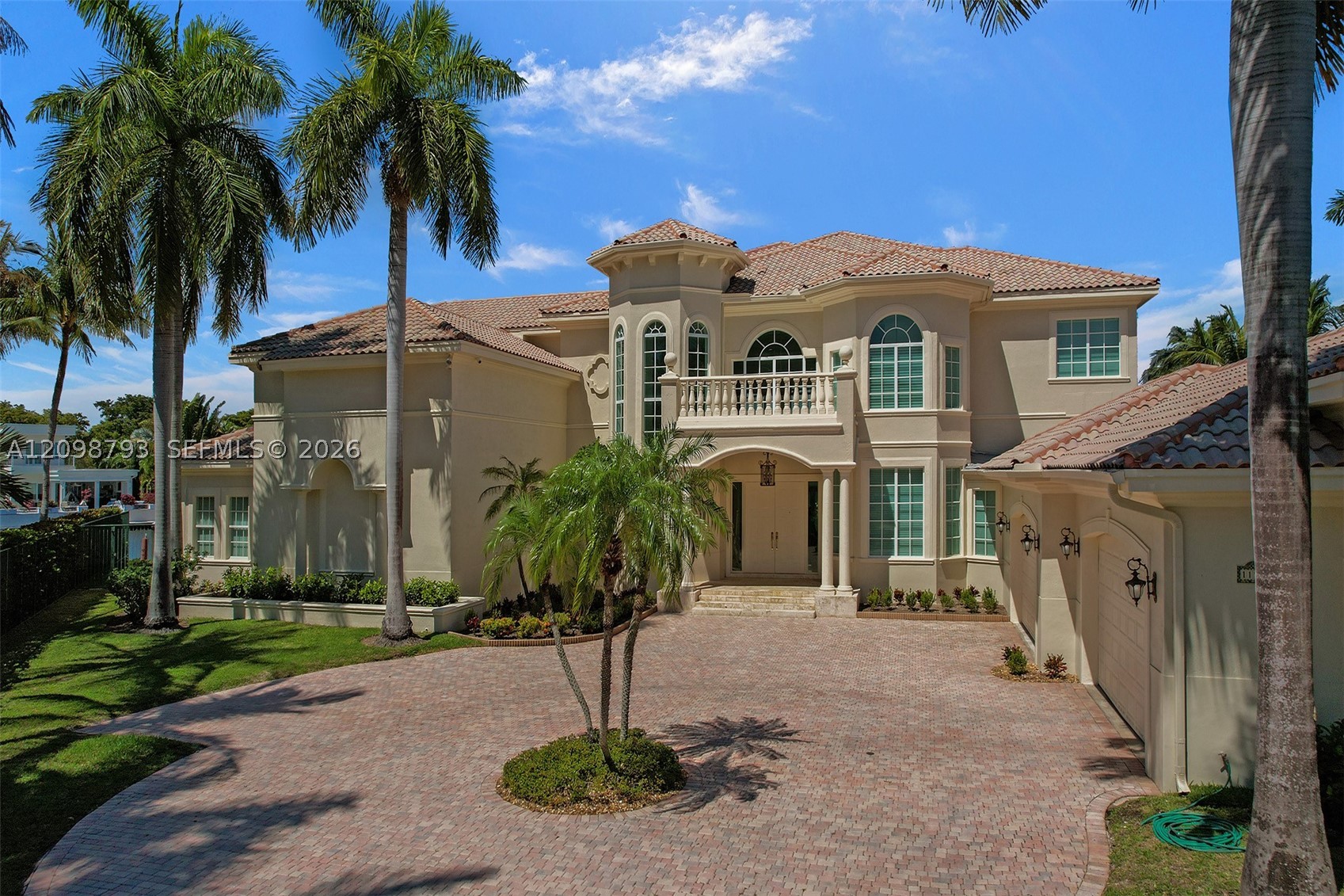 1130 Harbor Ct Hollywood, FL 33019