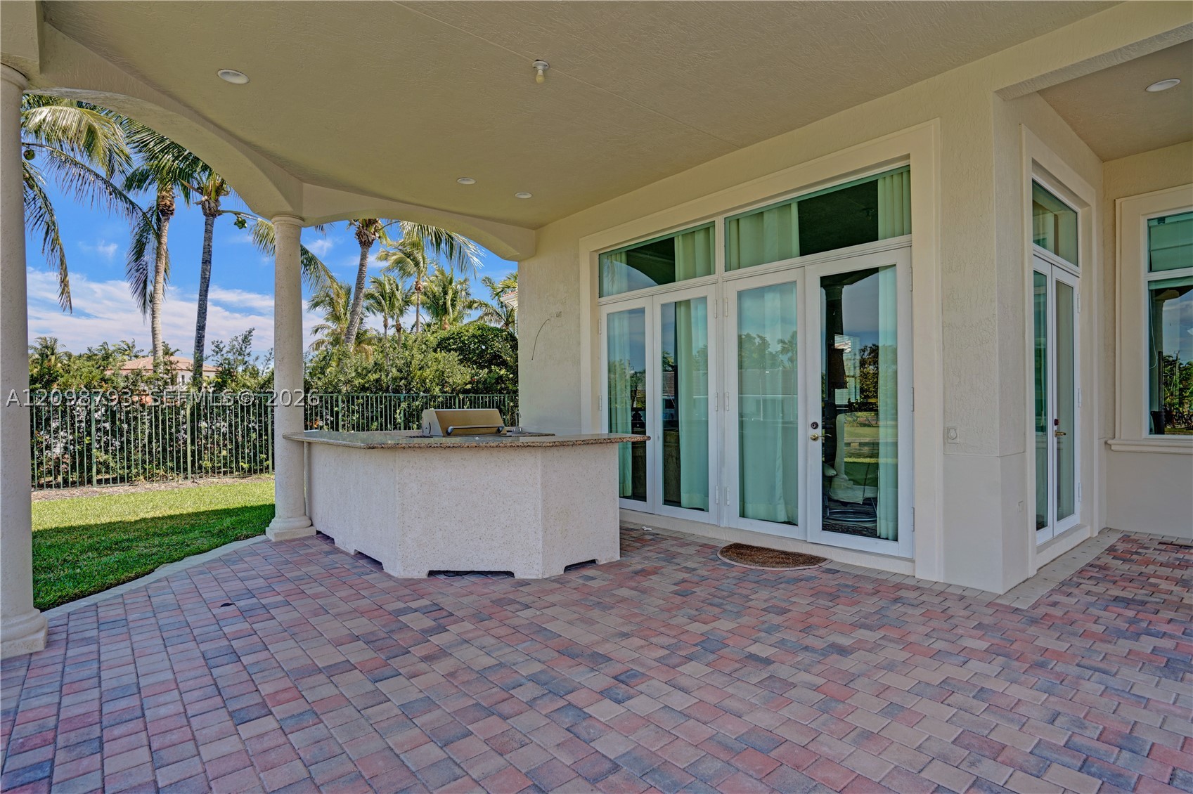 1130 Harbor Ct Hollywood, FL 33019