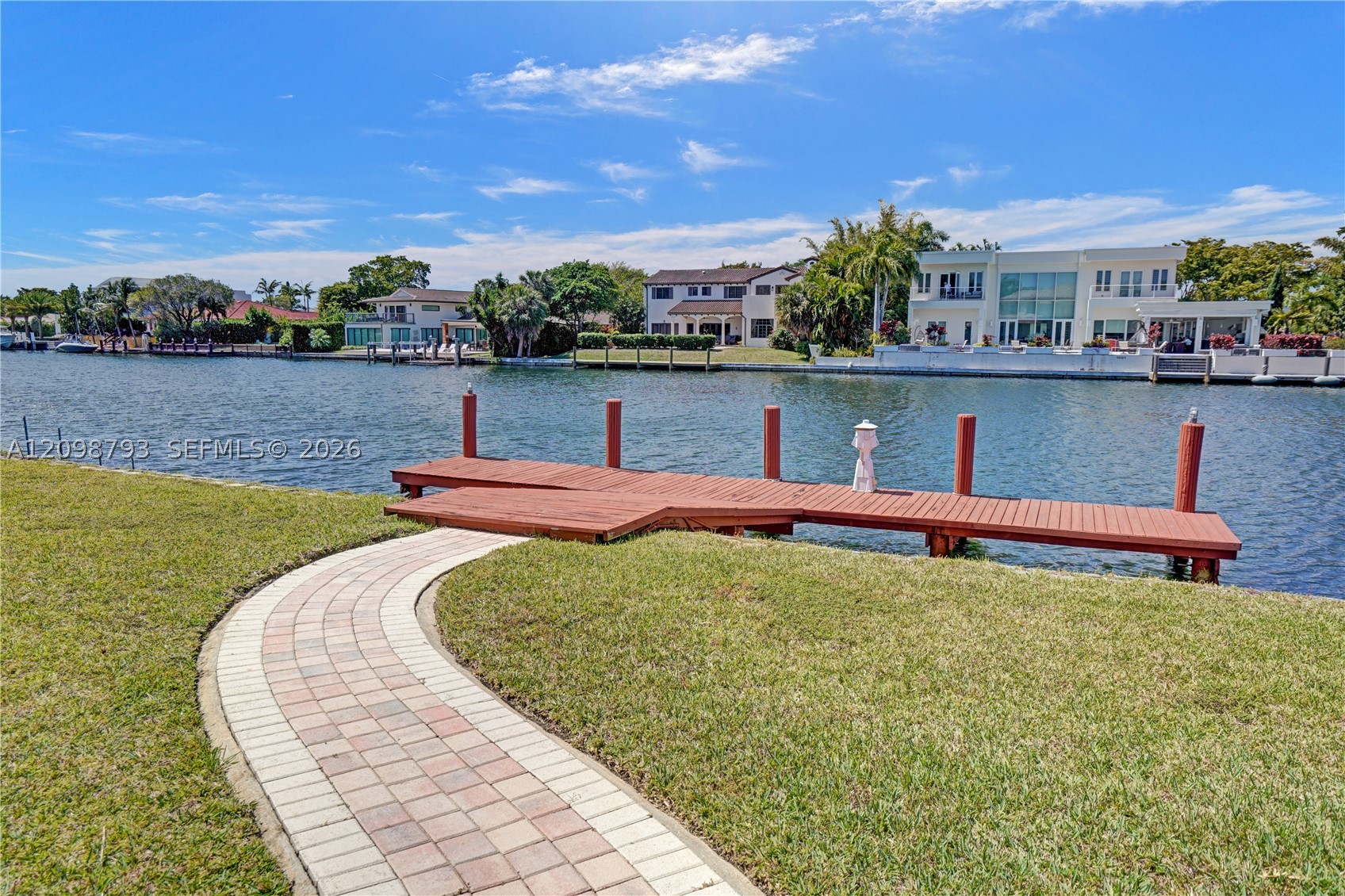 1130 Harbor Ct Hollywood, FL 33019
