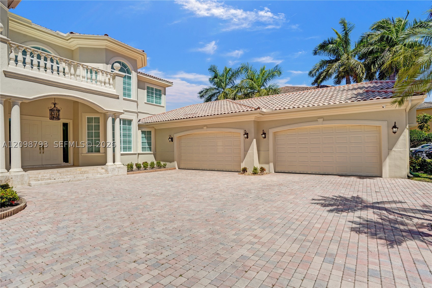 1130 Harbor Ct Hollywood, FL 33019