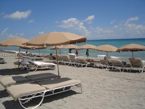 image Beach Club 336