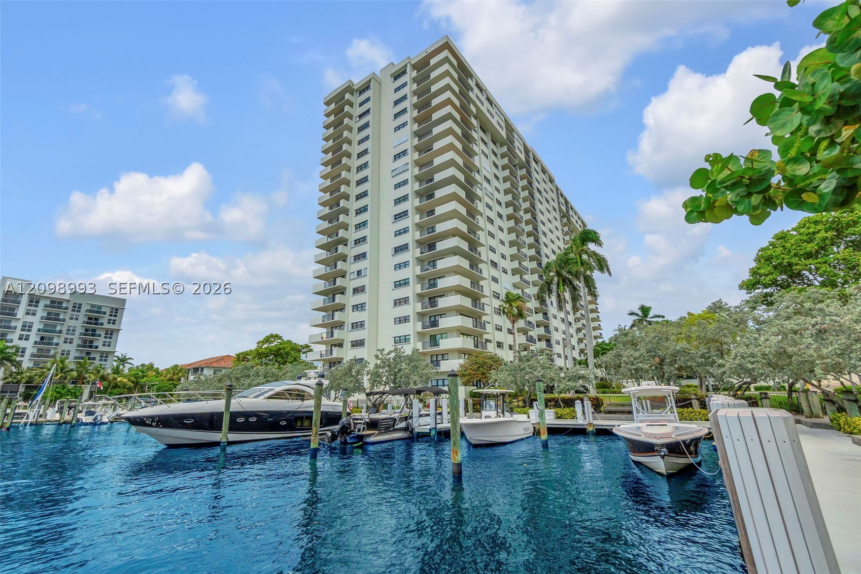 3200 N Port Royale Dr N #806