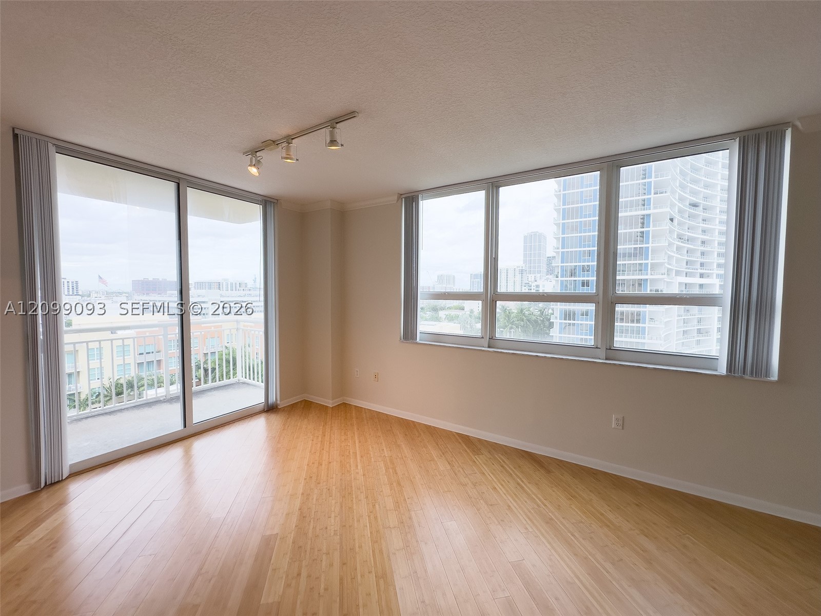 image Cite on the Bay East2