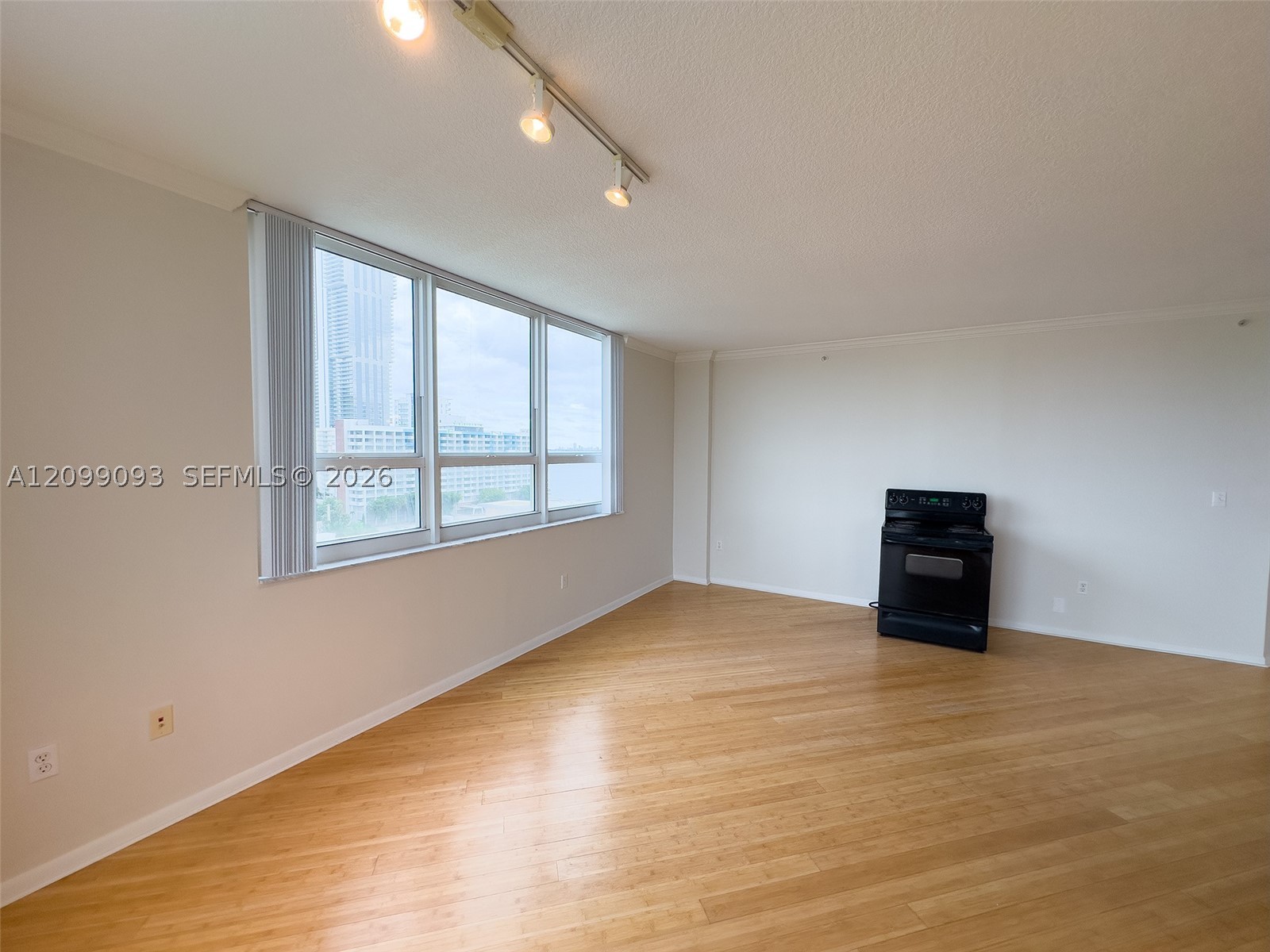 image Cite on the Bay East3