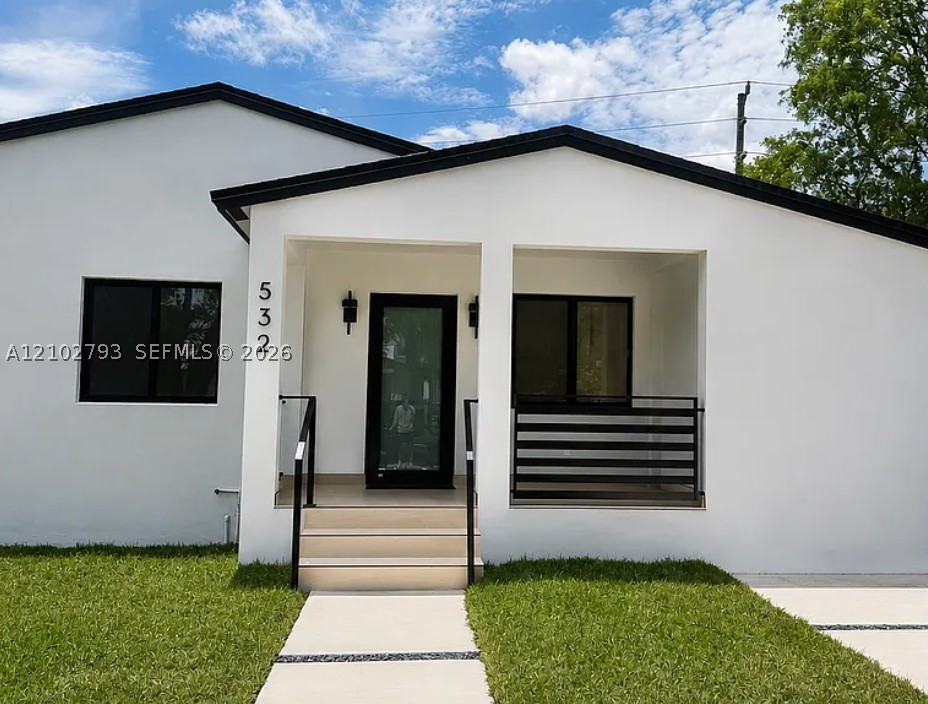 532 SW 44th Ave