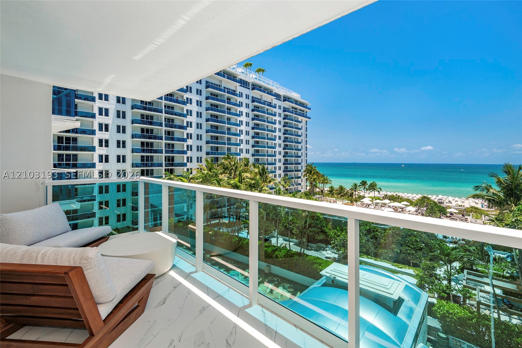 2301 Collins Ave #825