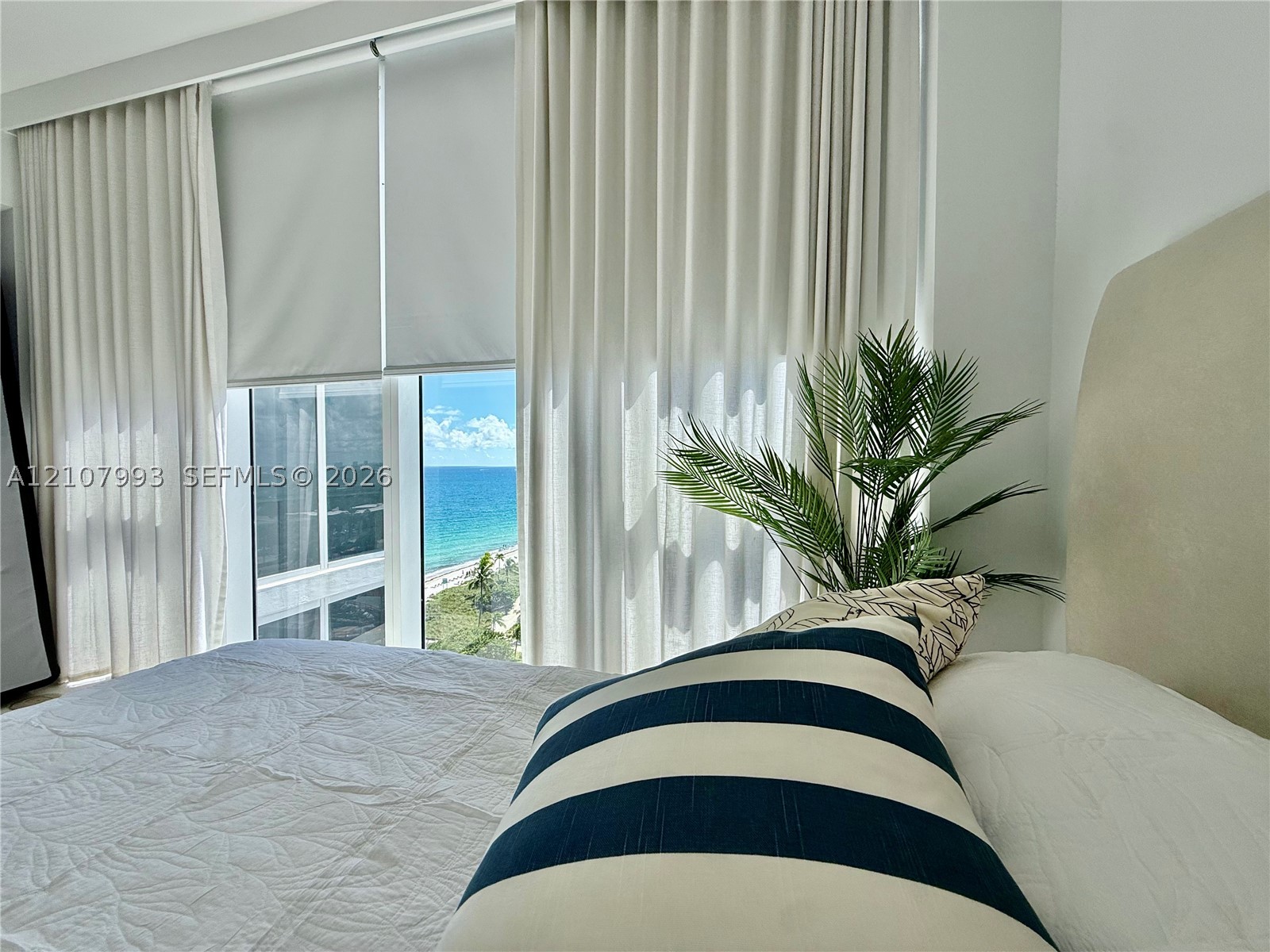 image Harbour House43