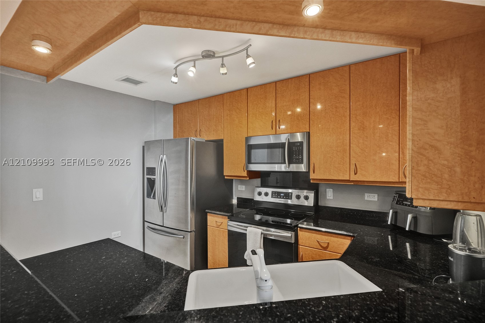 801 Brickell Key Blvd #808 Miami, FL 33131