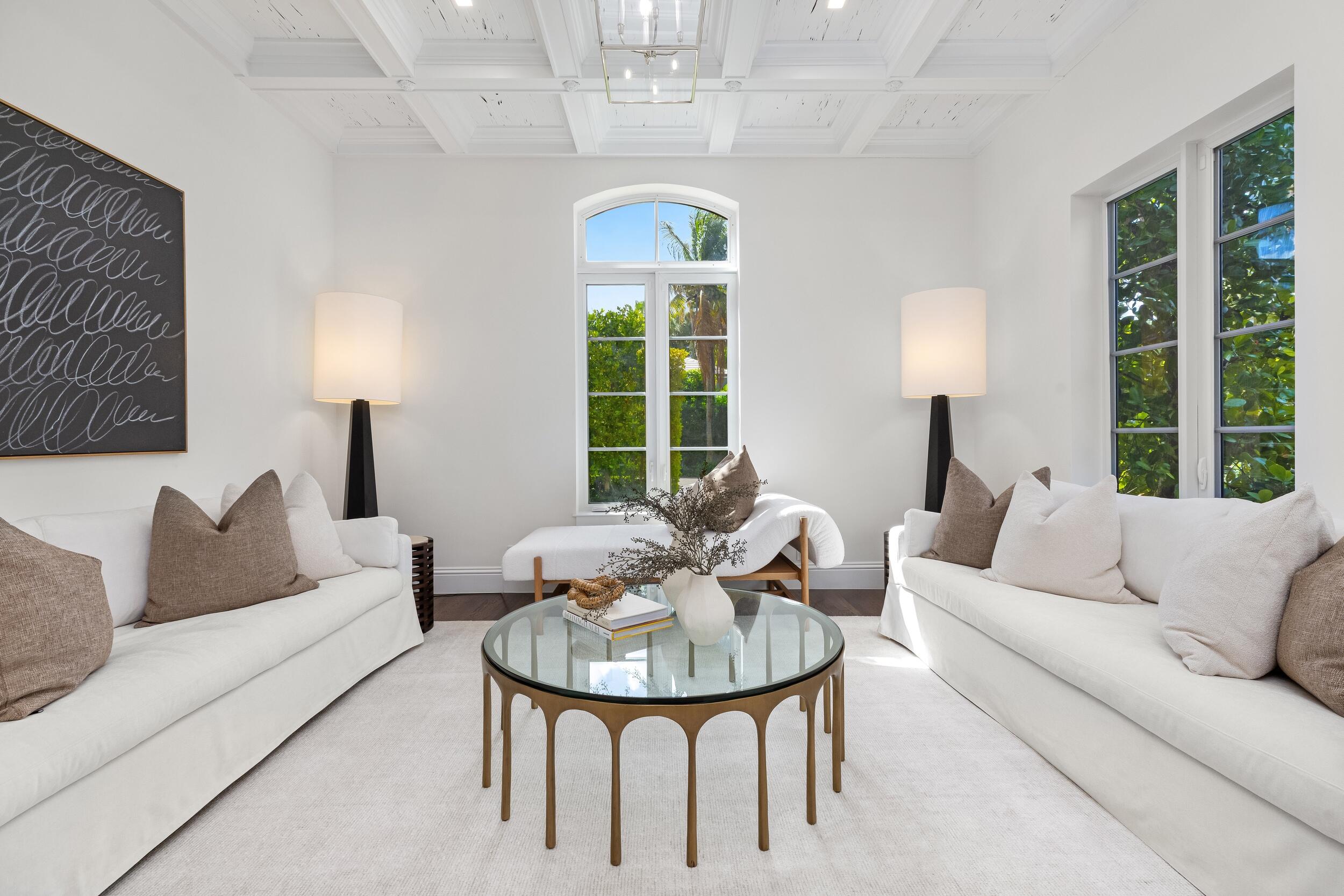 125 Via Vizcaya Palm Beach, FL 33480