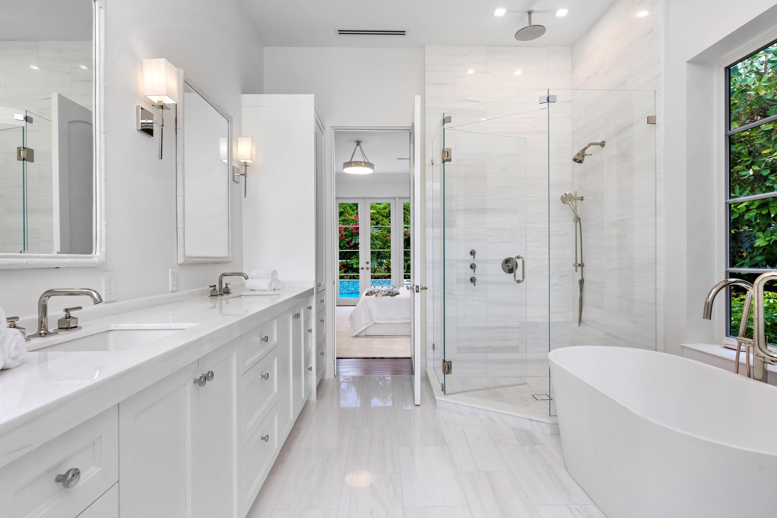 125 Via Vizcaya Palm Beach, FL 33480