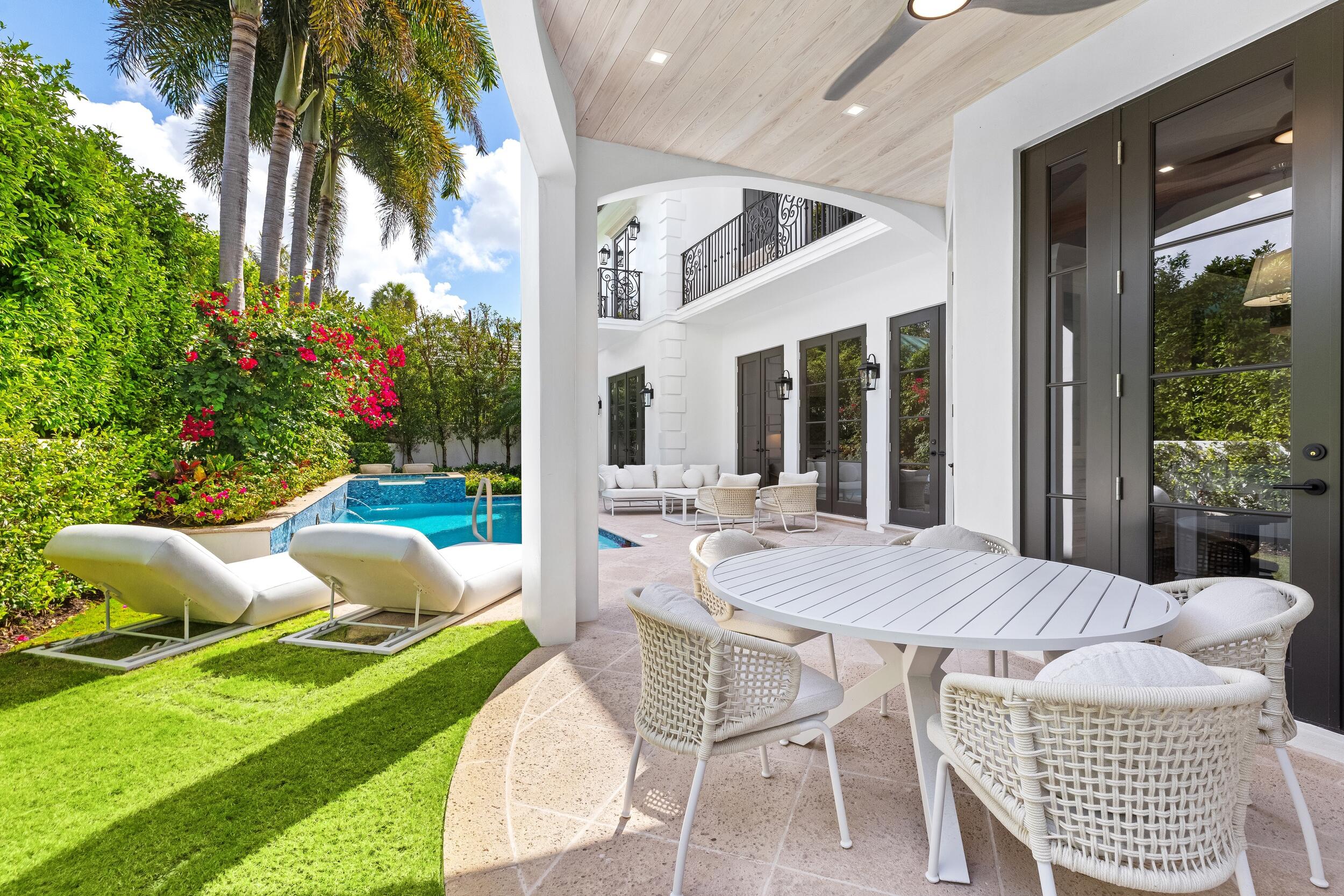 125 Via Vizcaya Palm Beach, FL 33480