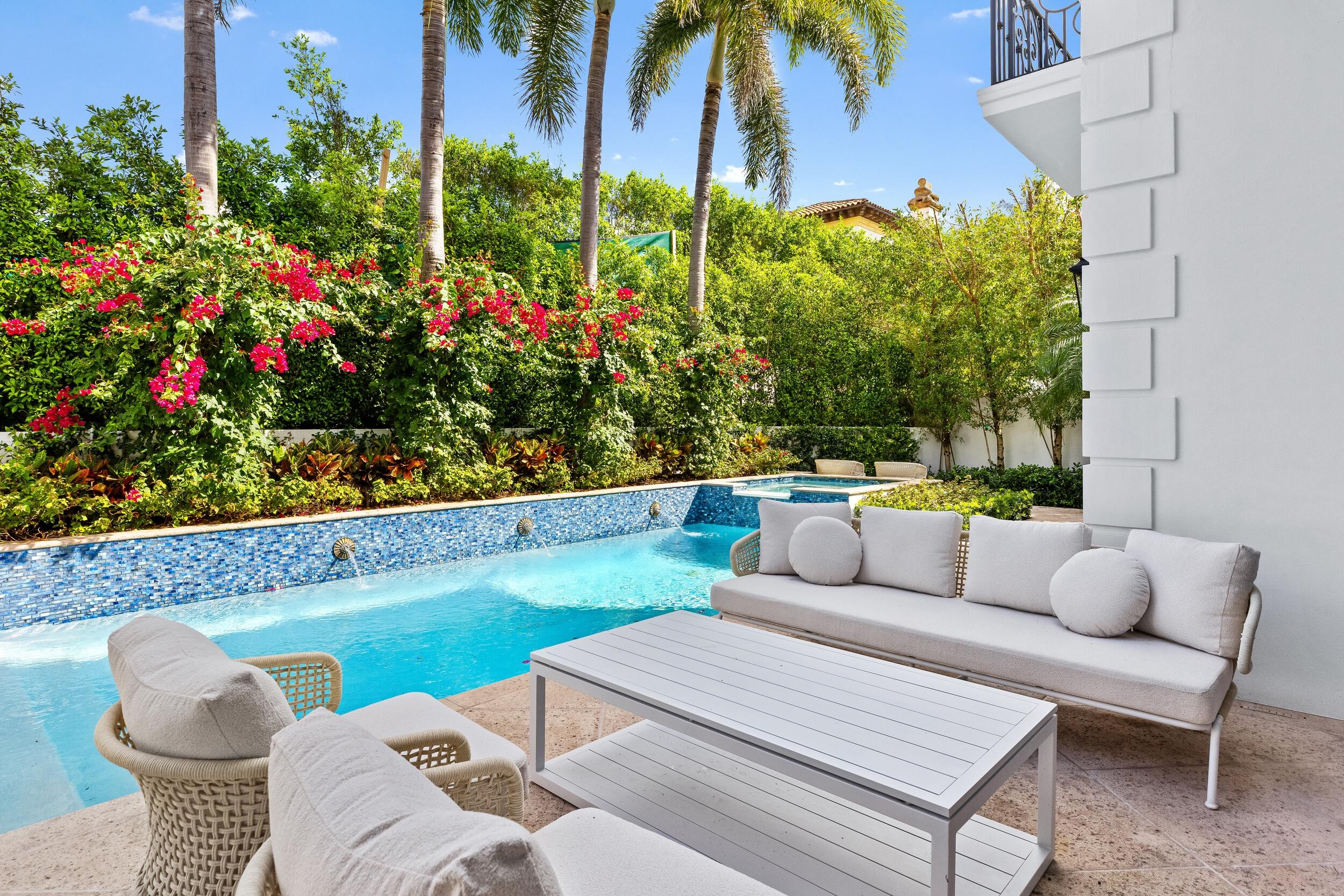 125 Via Vizcaya Palm Beach, FL 33480