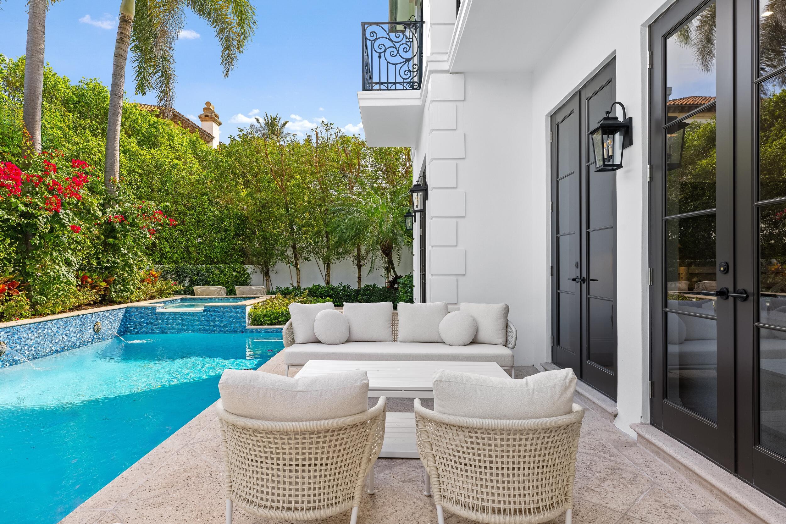 125 Via Vizcaya Palm Beach, FL 33480