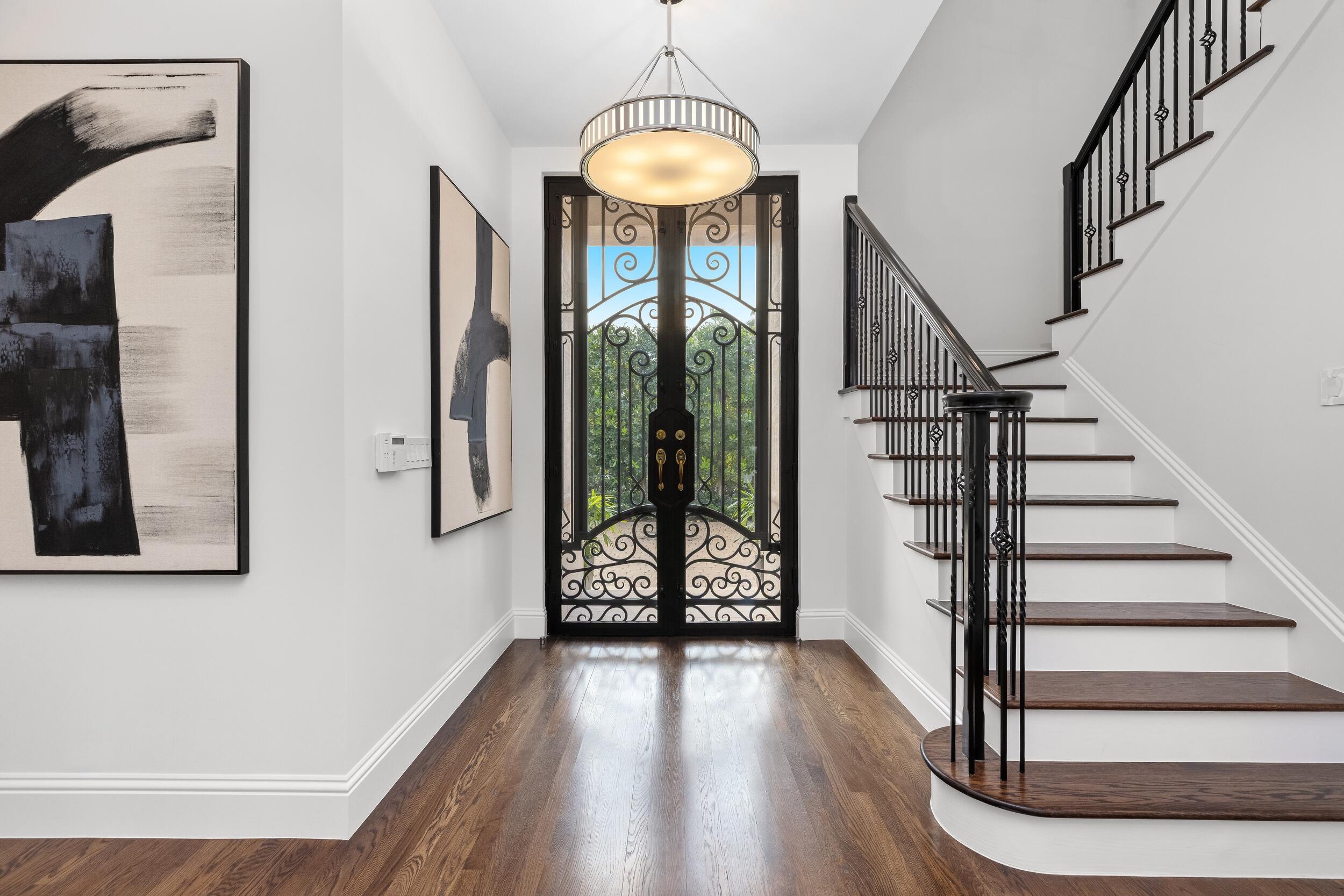 125 Via Vizcaya Palm Beach, FL 33480