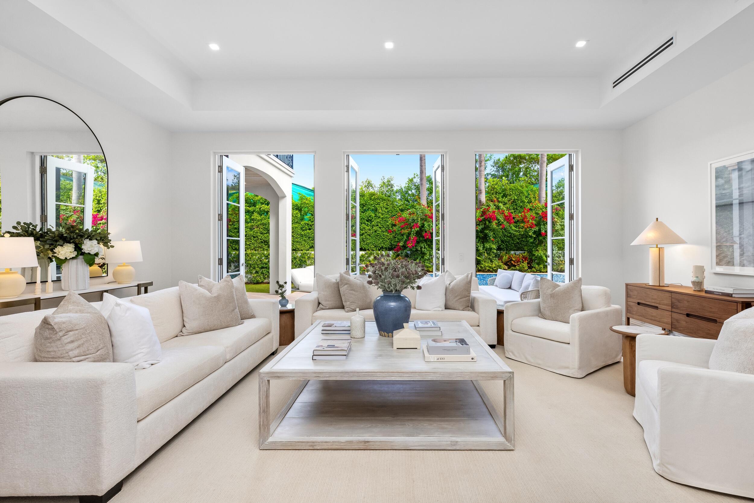 125 Via Vizcaya Palm Beach, FL 33480