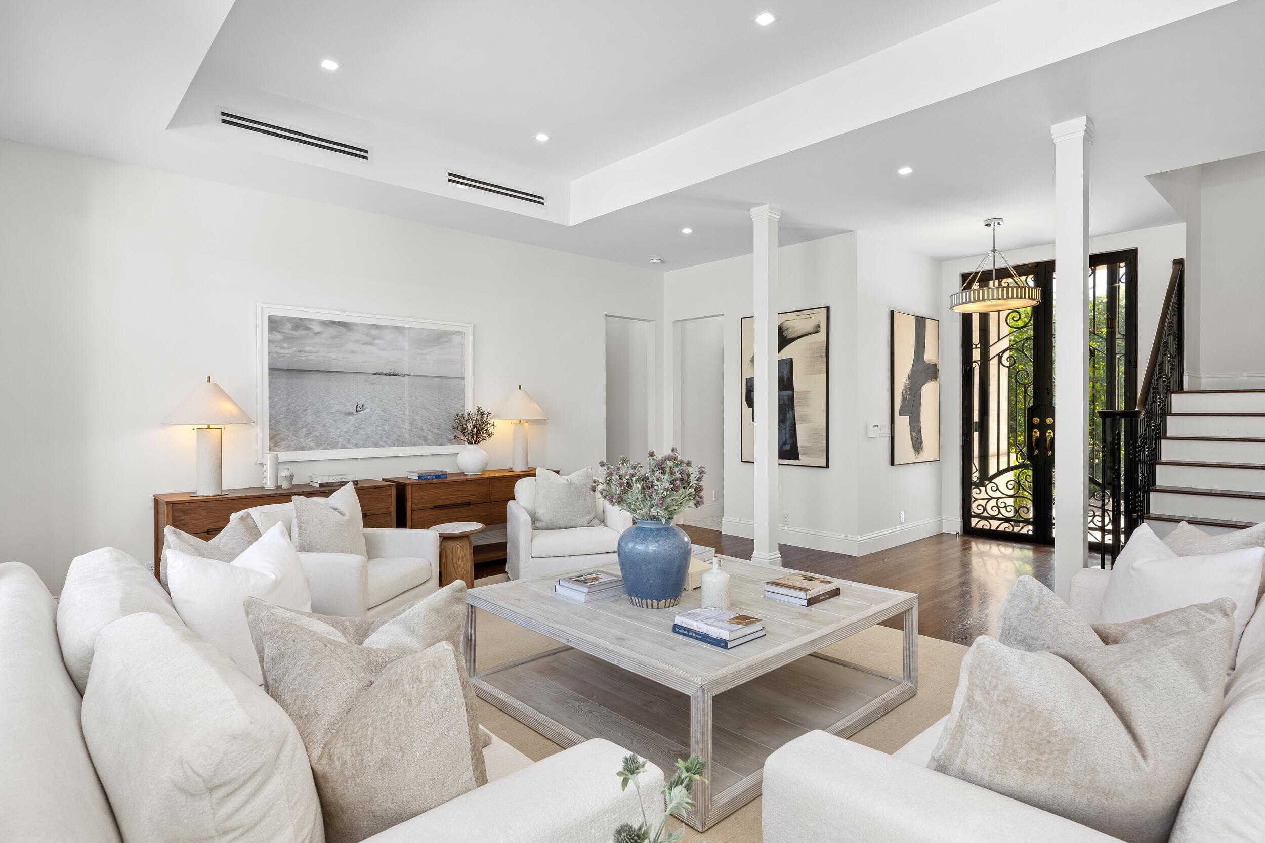 125 Via Vizcaya Palm Beach, FL 33480