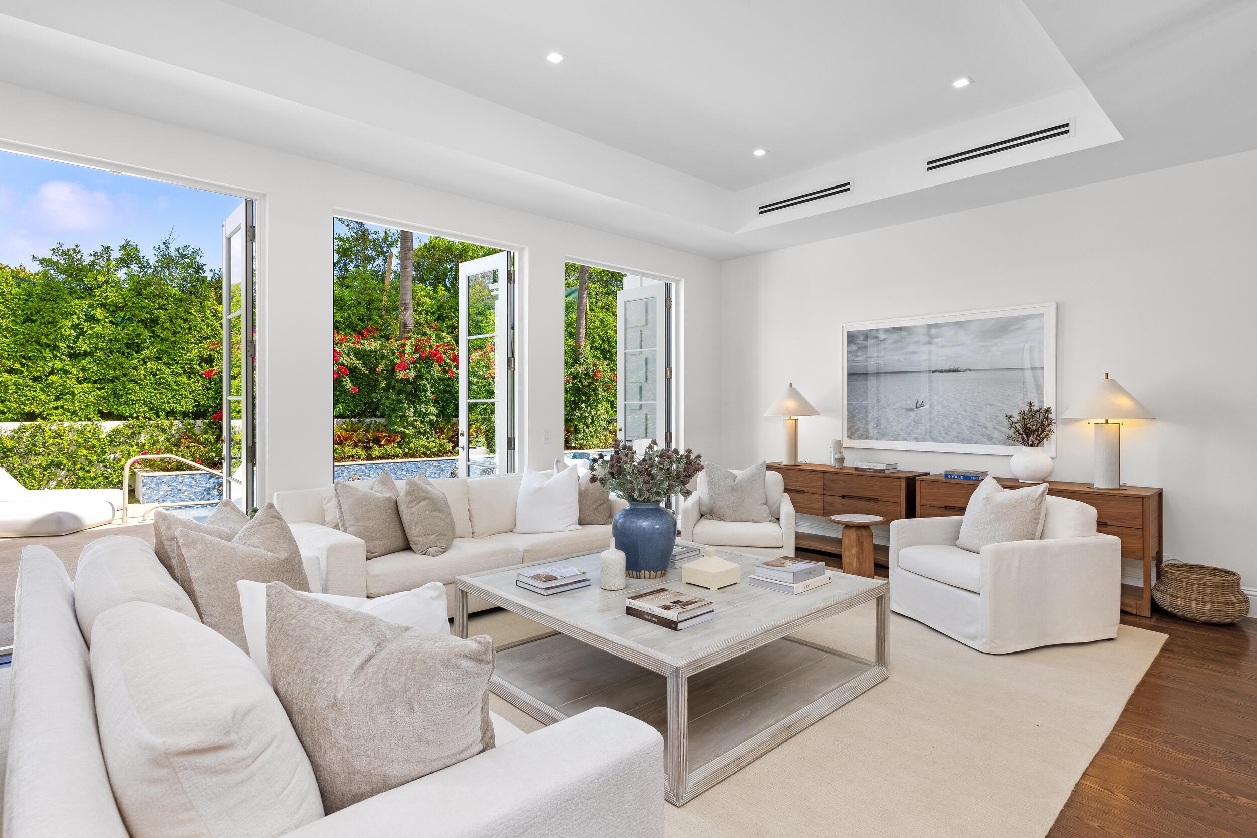 125 Via Vizcaya Palm Beach, FL 33480