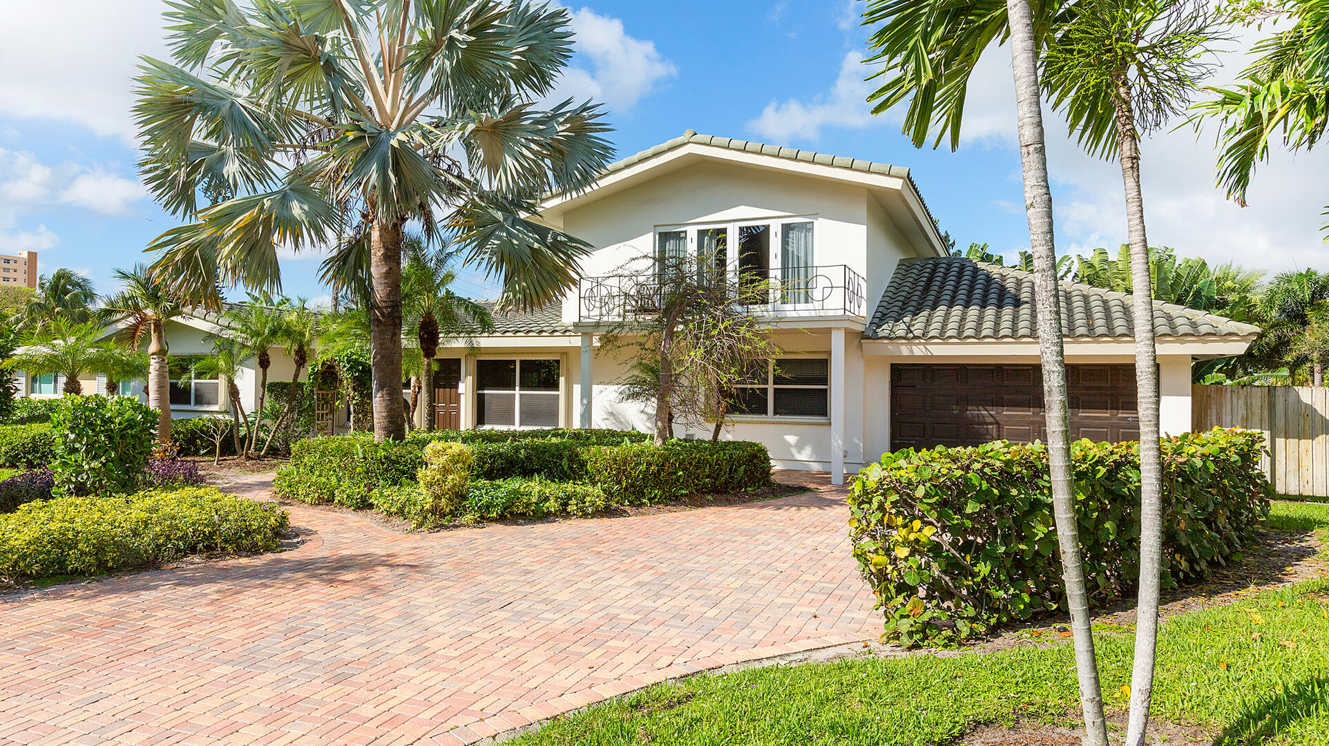 2003 Bay Pompano Beach, FL 33062