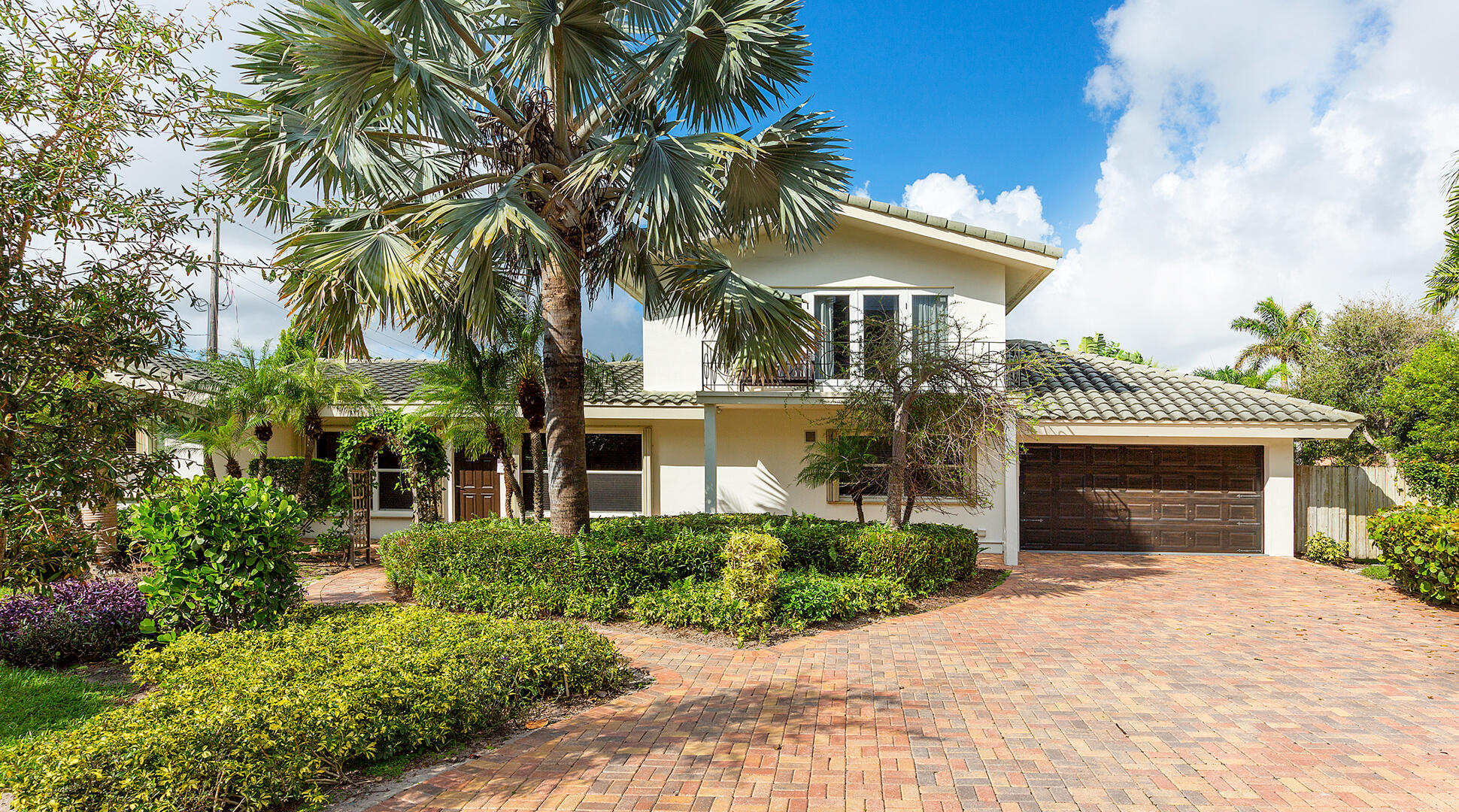 2003 Bay Pompano Beach, FL 33062