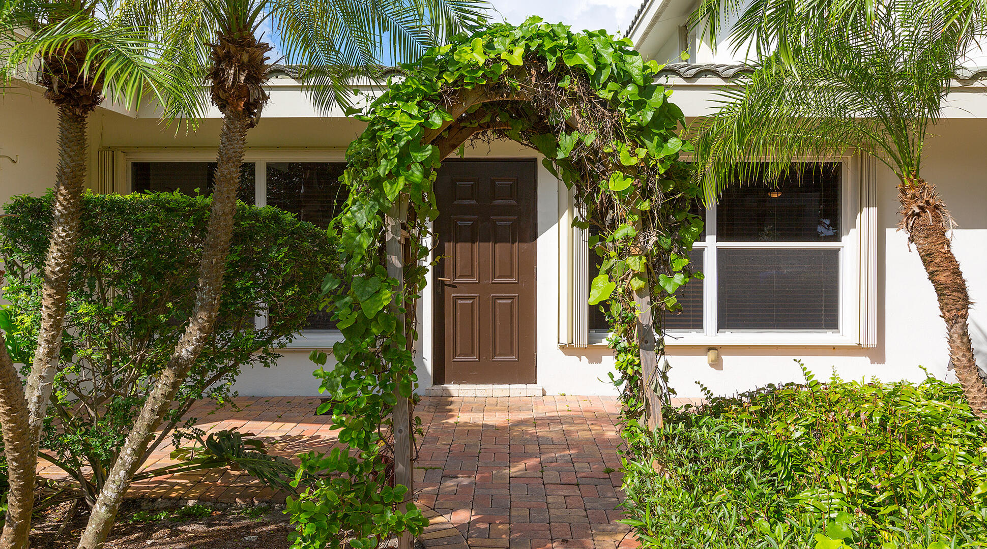 2003 Bay Pompano Beach, FL 33062