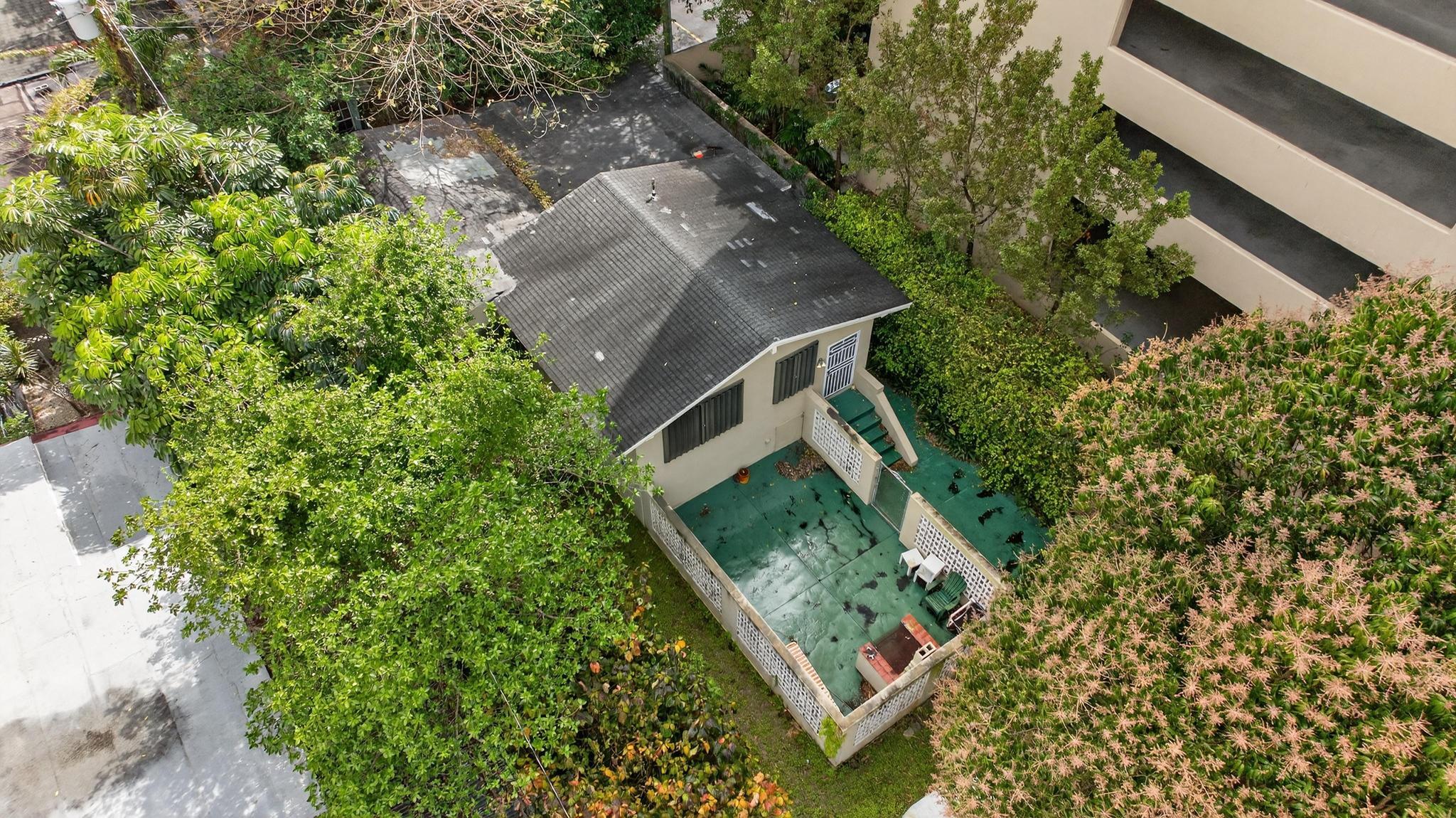 975 SW 37th Miami, FL 33135