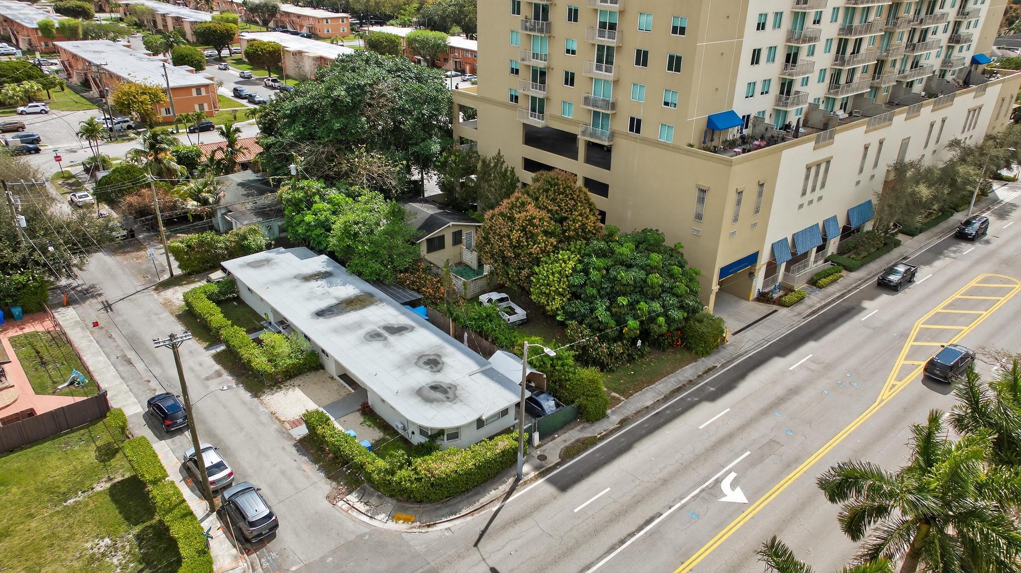 975 SW 37th Miami, FL 33135