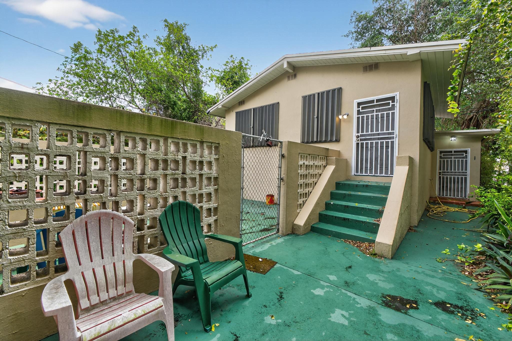 975 SW 37th Miami, FL 33135