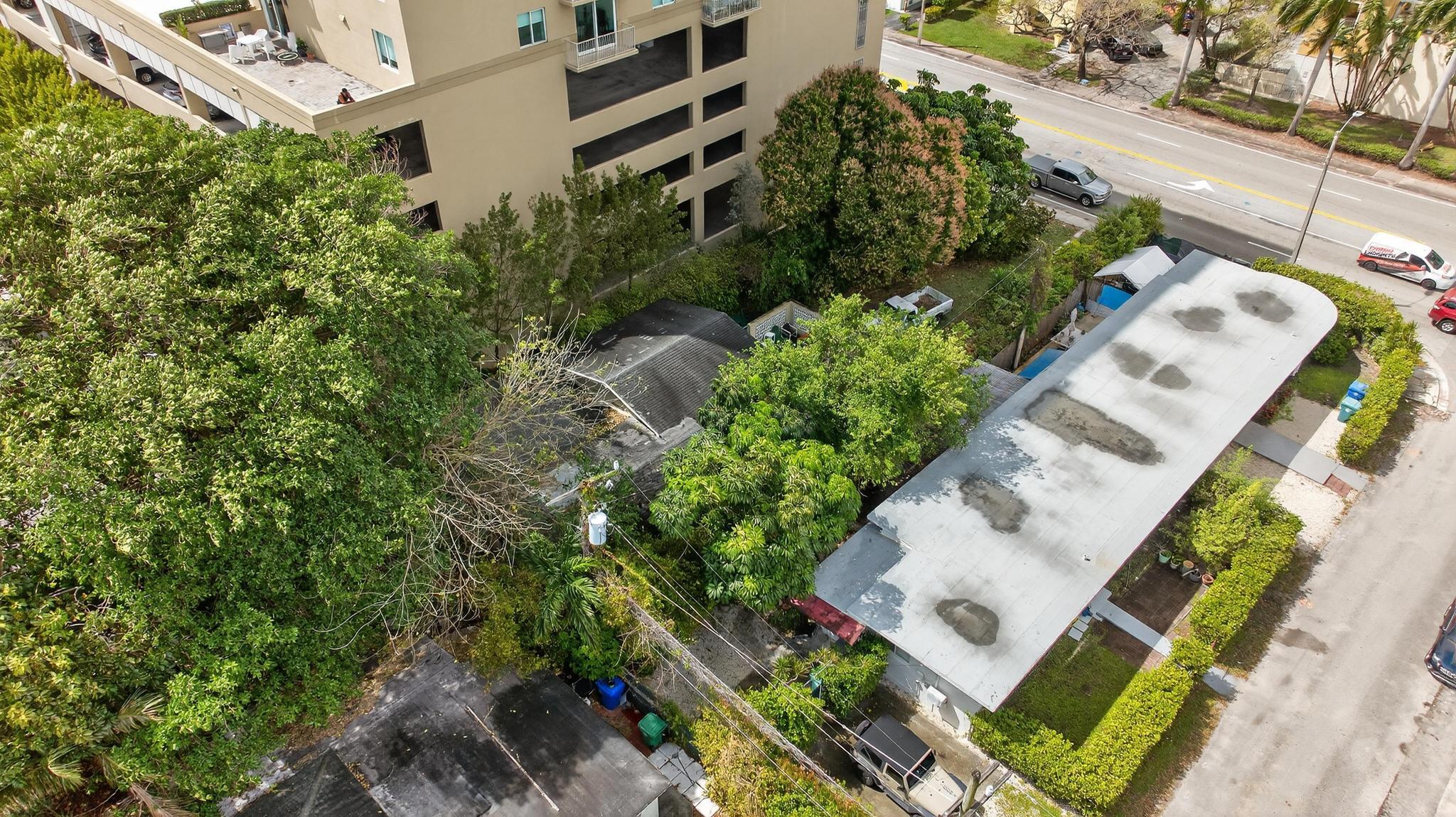 975 SW 37th Miami, FL 33135