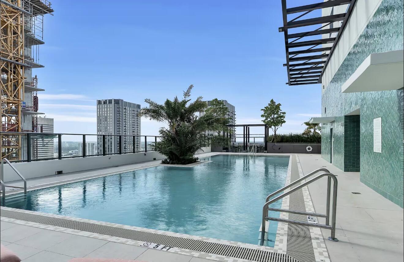image The Crosby Miami Worldcenter0