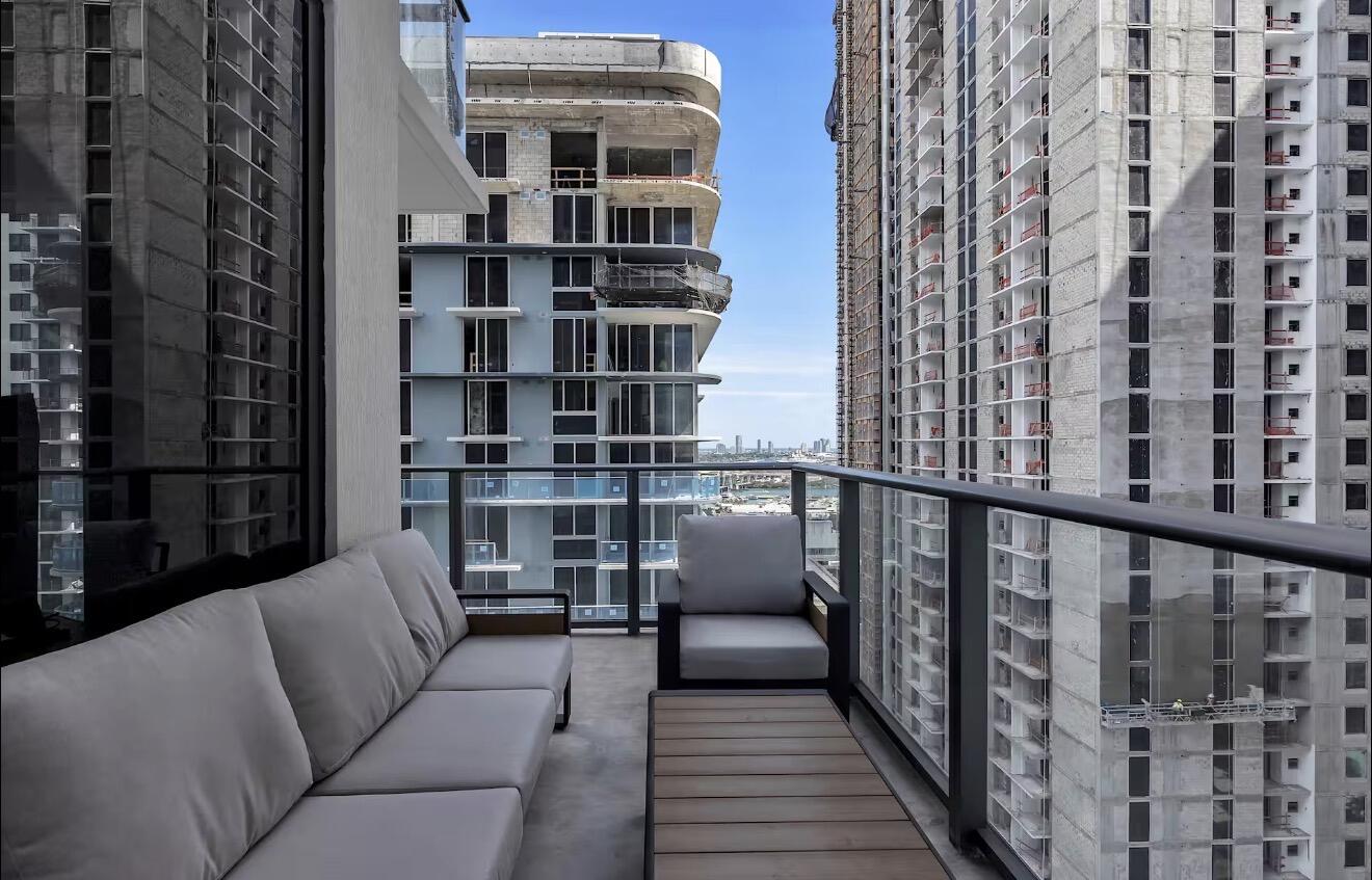 image The Crosby Miami Worldcenter22