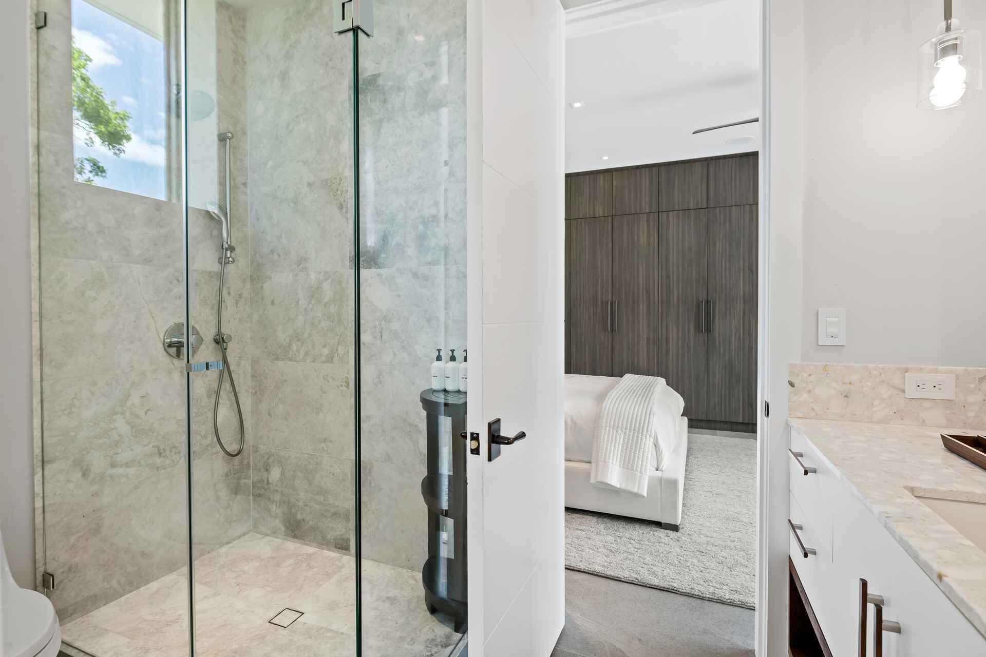 5288 Alton #3 Miami Beach, FL 33140