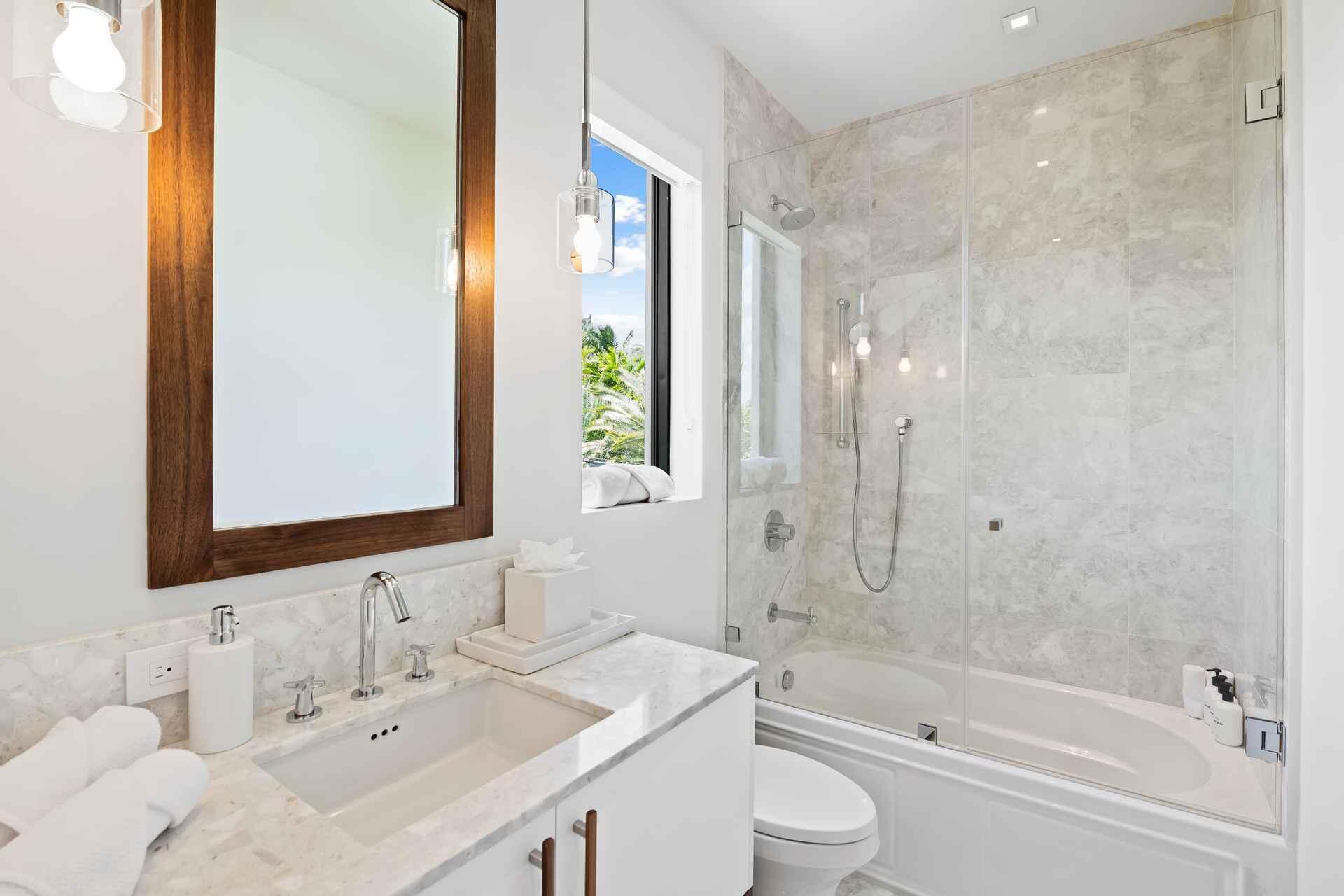 5288 Alton #3 Miami Beach, FL 33140