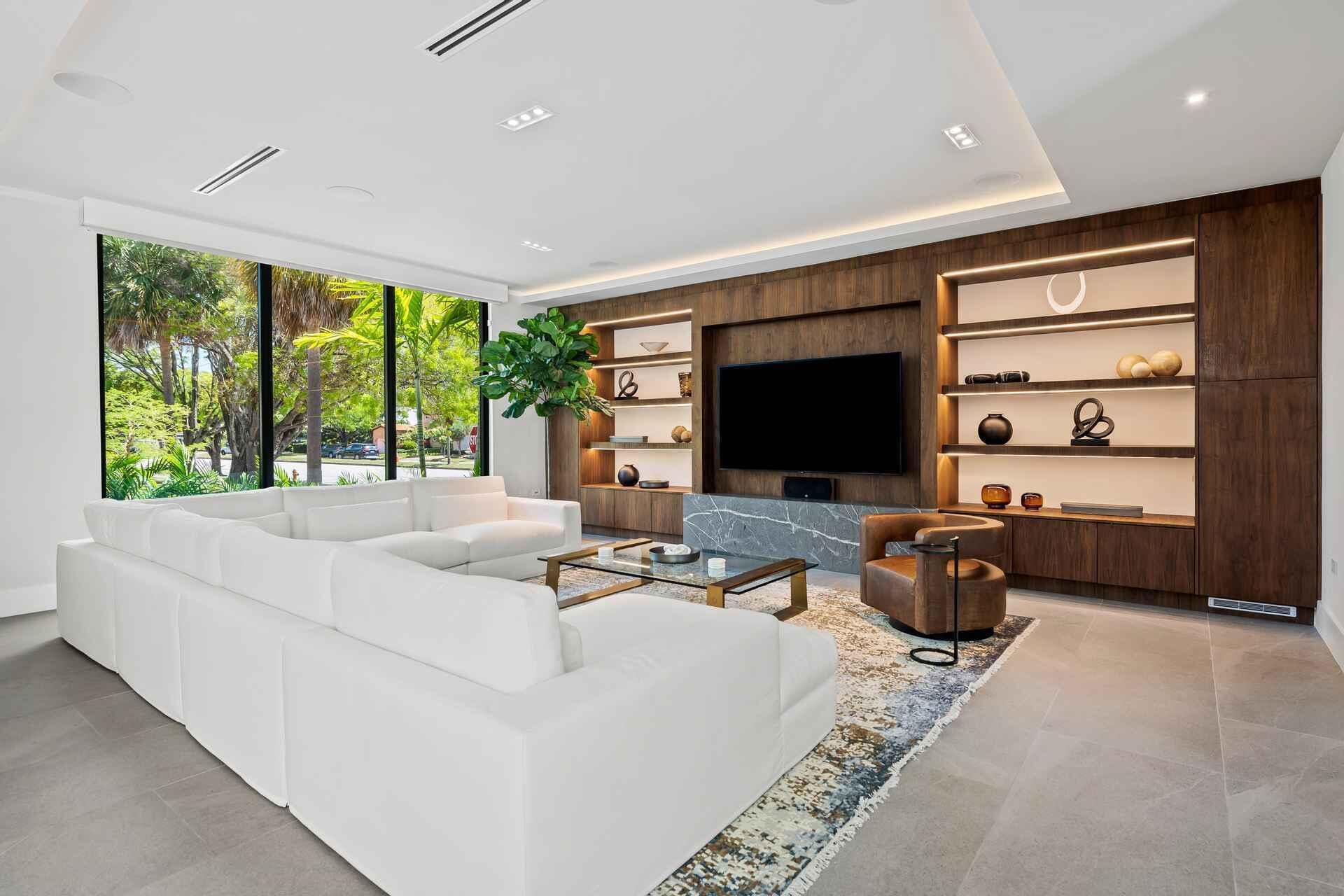 5288 Alton #3 Miami Beach, FL 33140