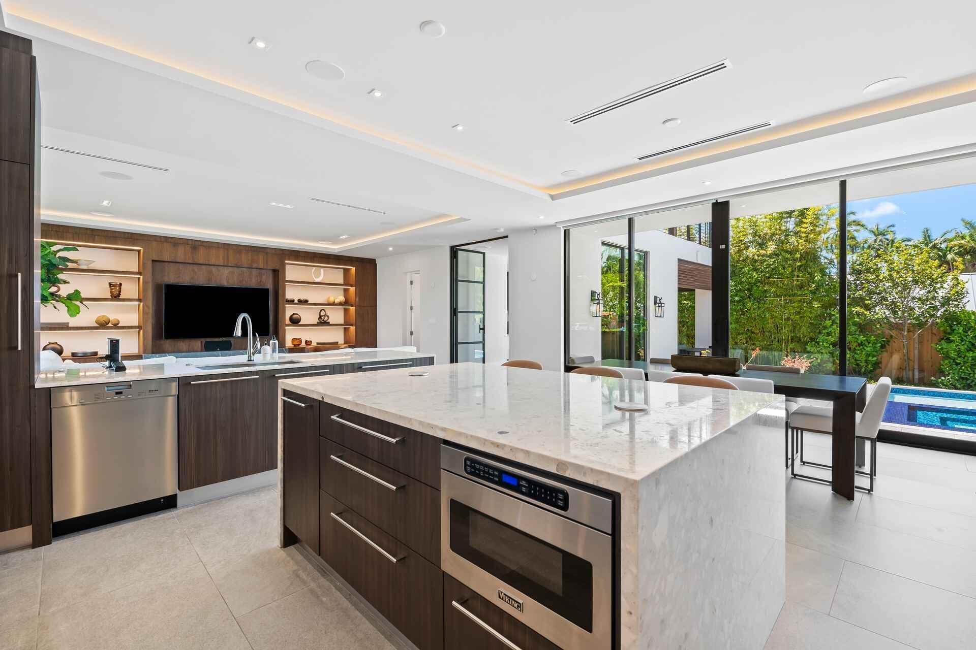 5288 Alton #3 Miami Beach, FL 33140