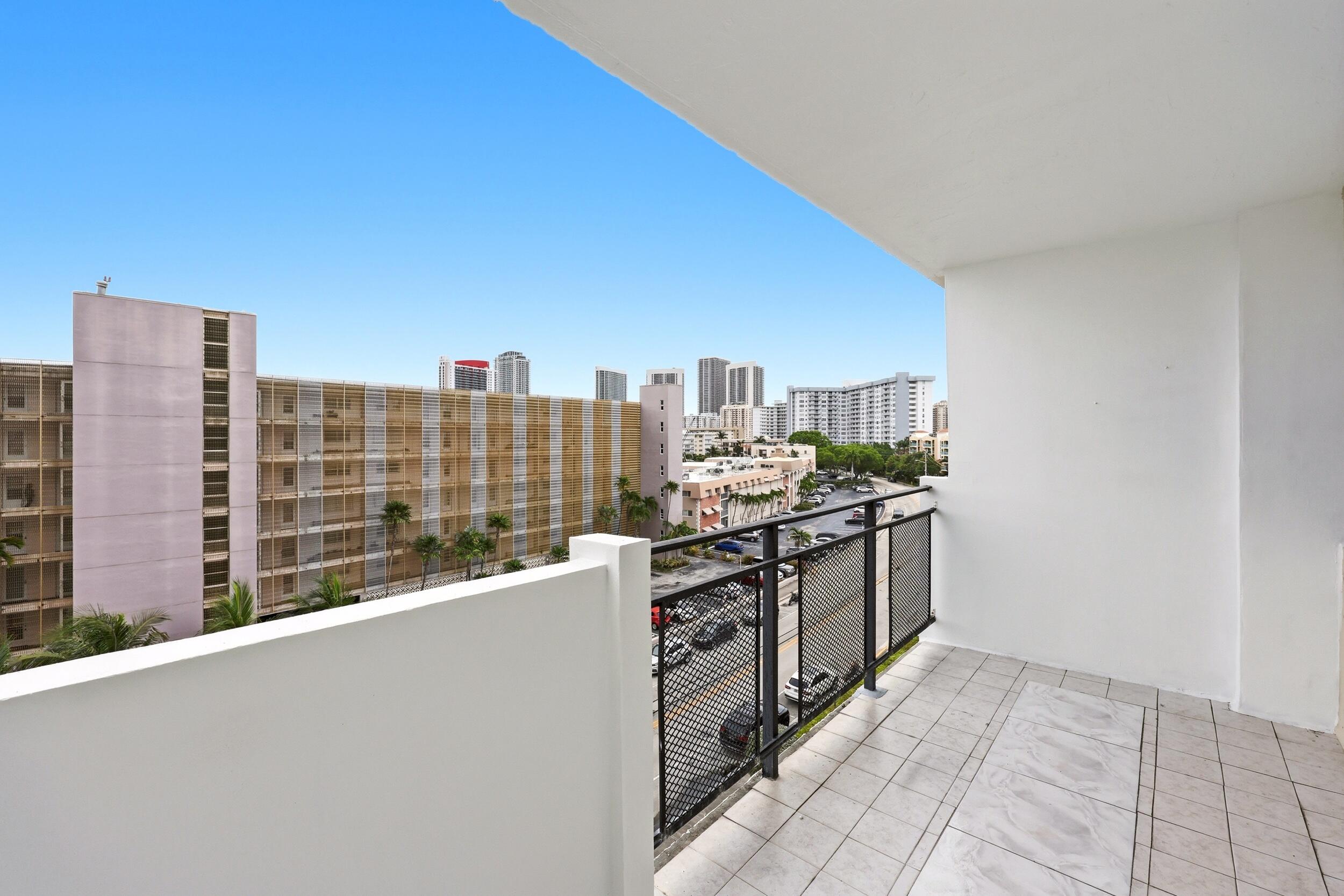 401 Golden Isles #602