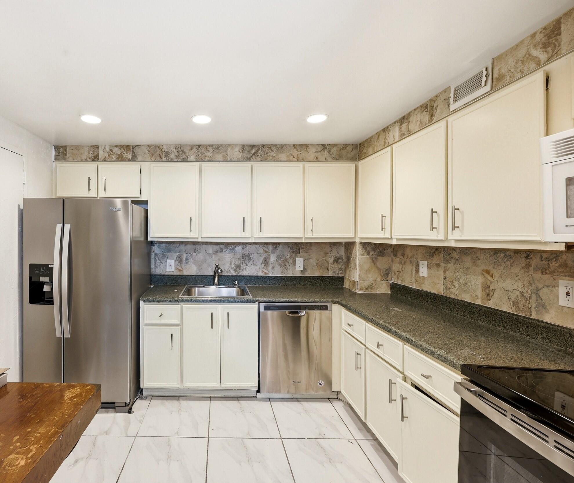 401 Golden Isles #602 Hallandale Beach, FL 33009