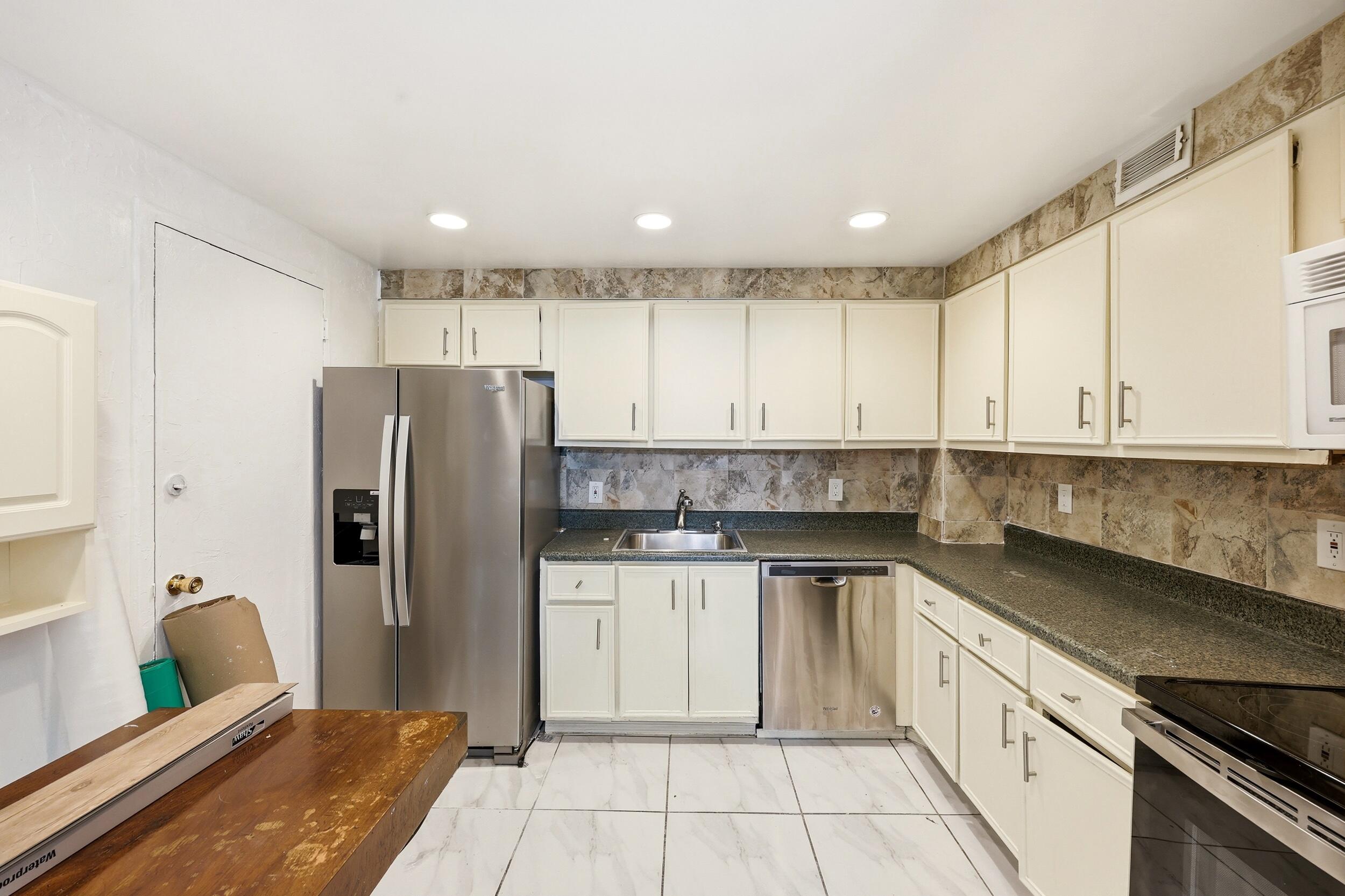 401 Golden Isles #602 Hallandale Beach, FL 33009