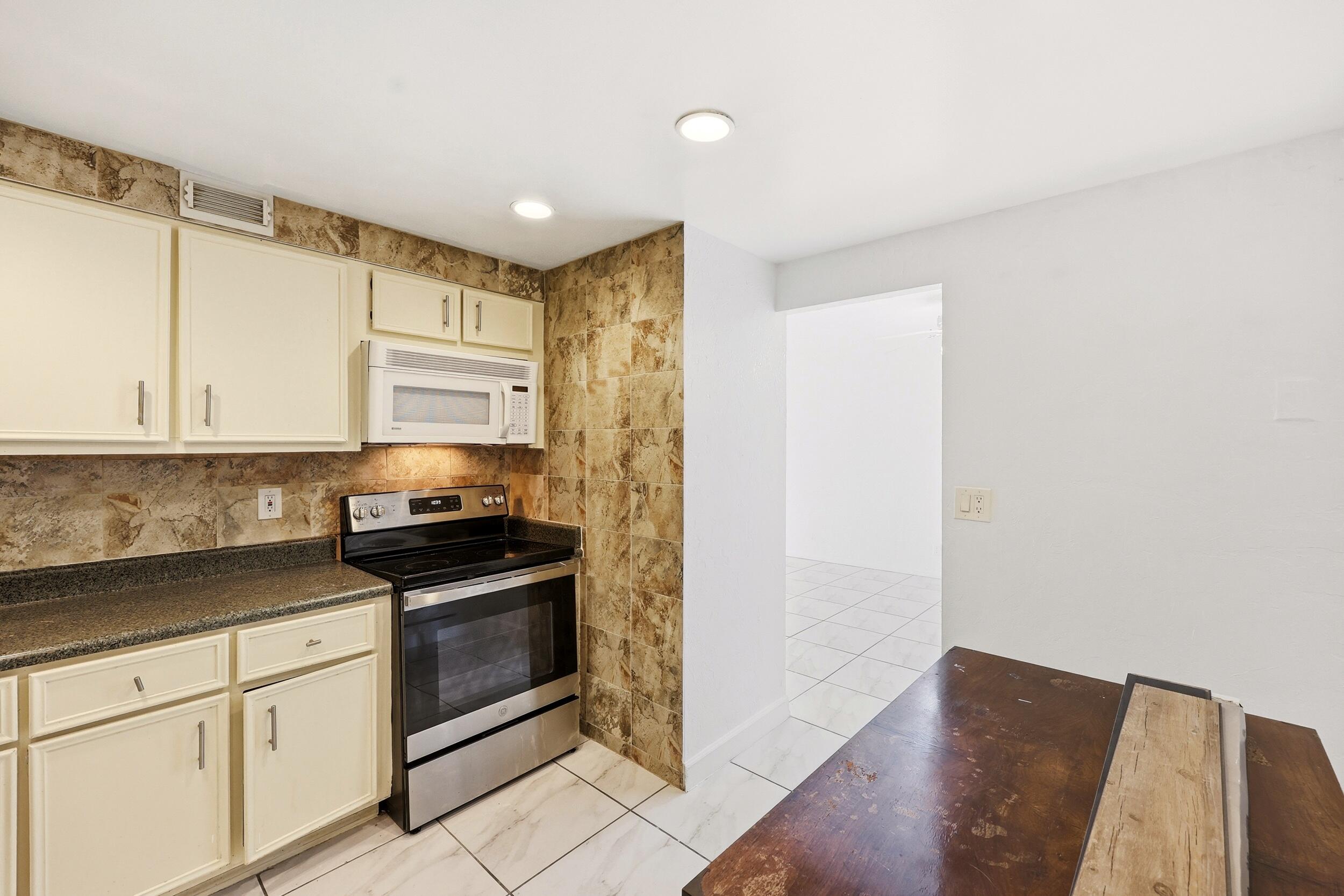 401 Golden Isles #602 Hallandale Beach, FL 33009