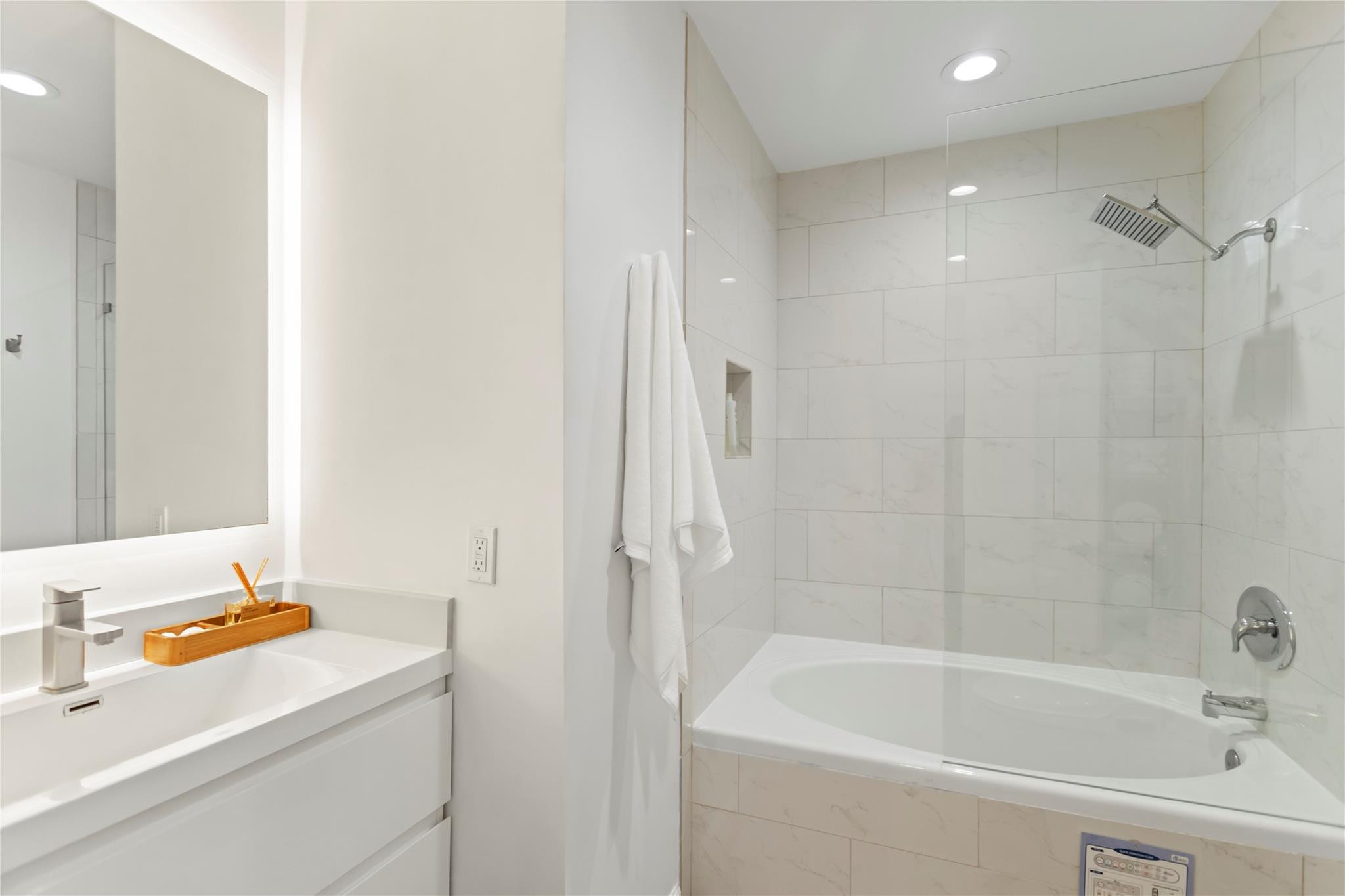 1736 NE 18th St Fort Lauderdale, FL 33305