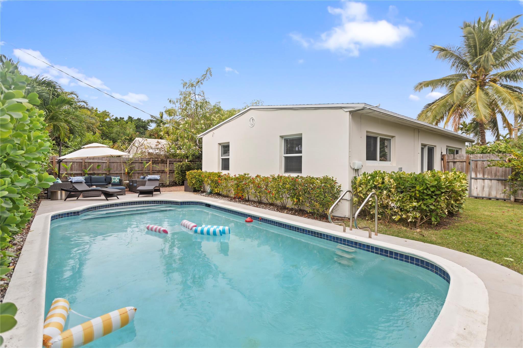 1736 NE 18th St Fort Lauderdale, FL 33305