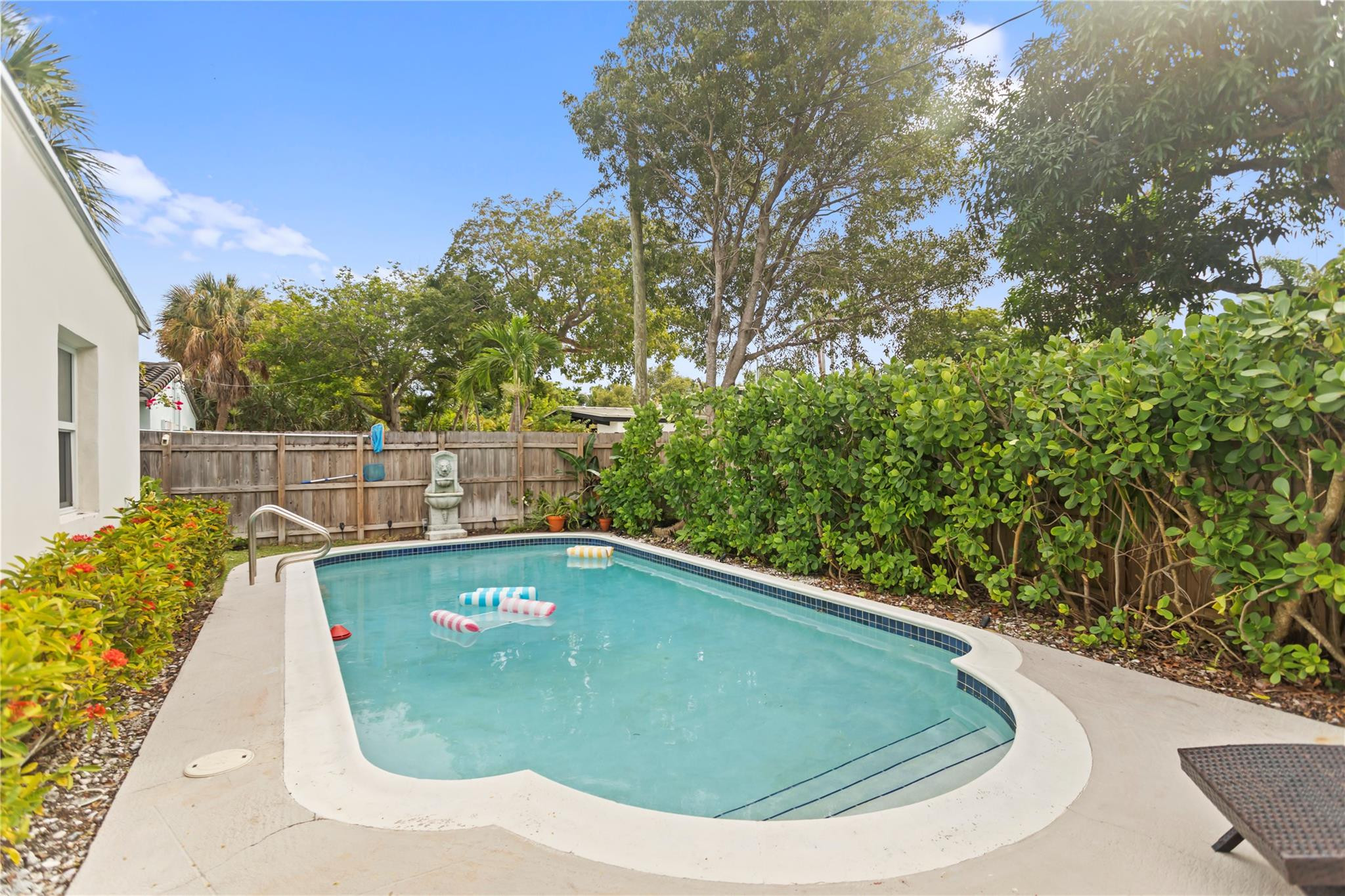 1736 NE 18th St Fort Lauderdale, FL 33305