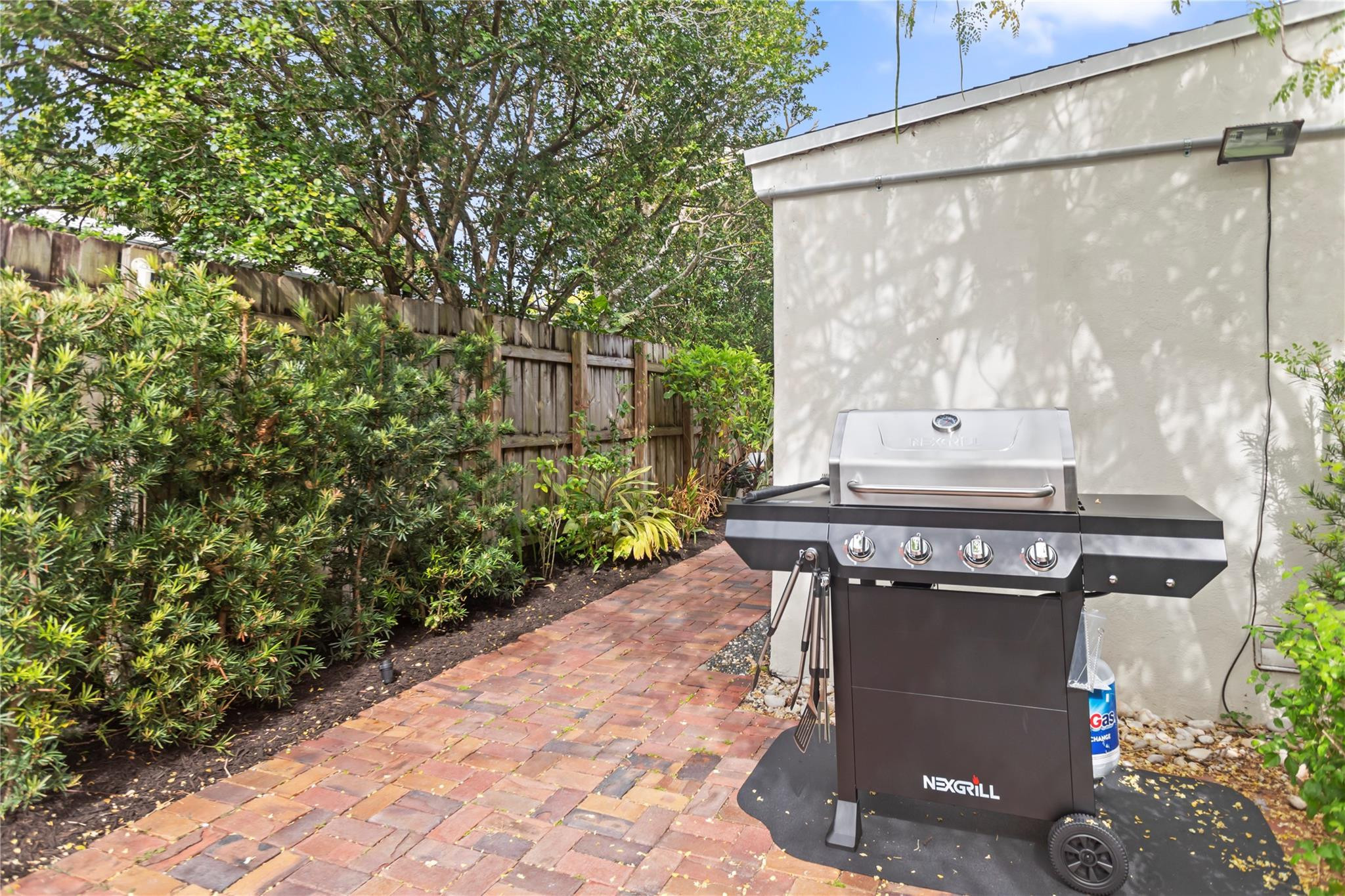 1736 NE 18th St Fort Lauderdale, FL 33305
