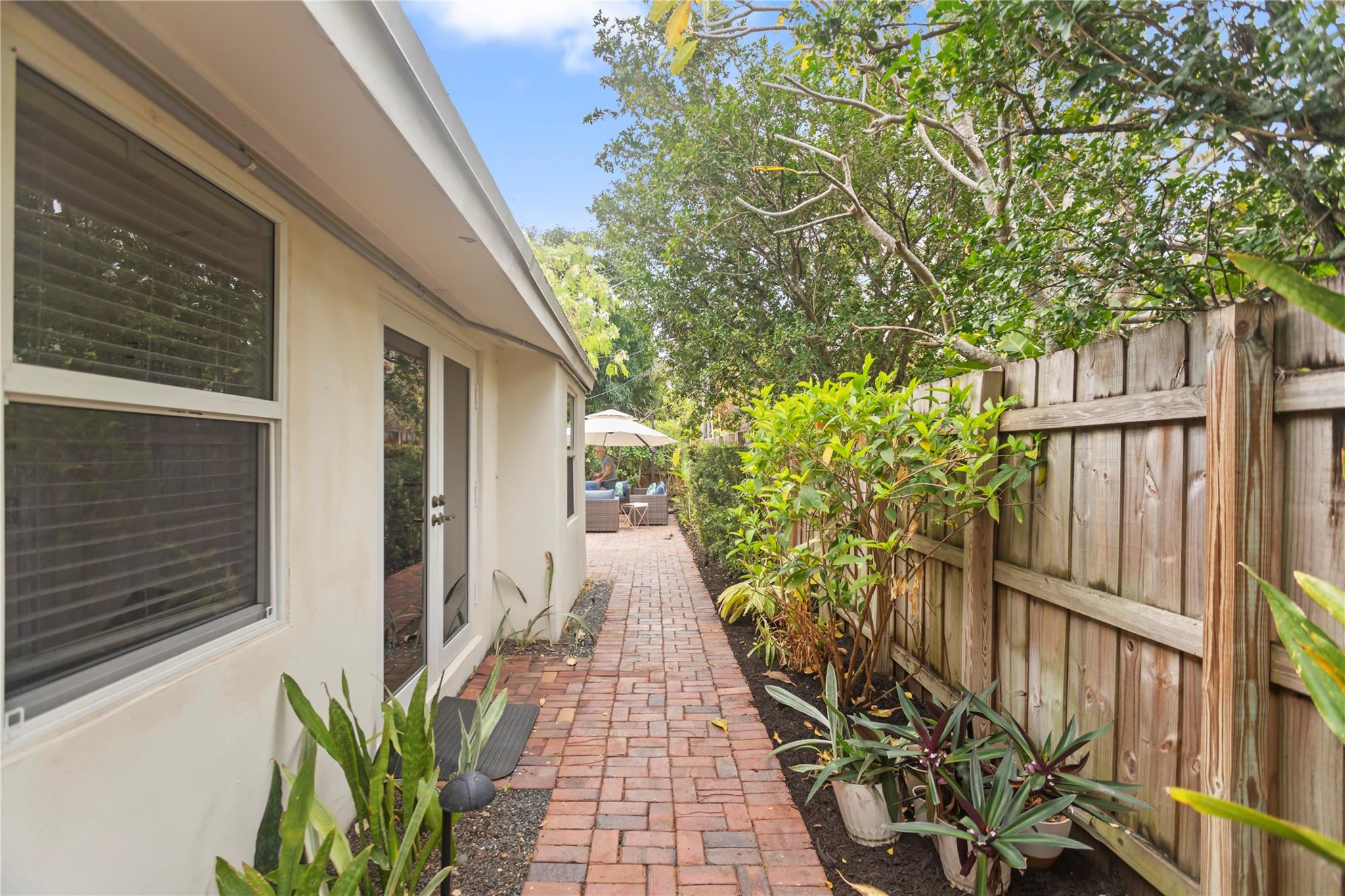 1736 NE 18th St Fort Lauderdale, FL 33305