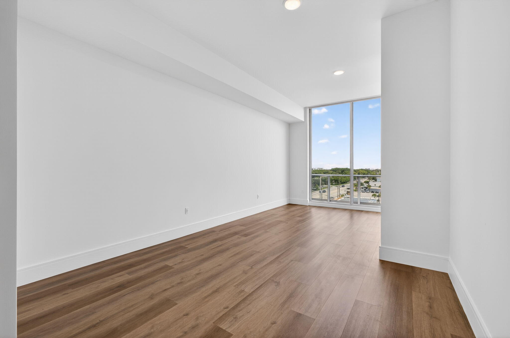 220 Lake Shr #617 Lake Park, FL 33403