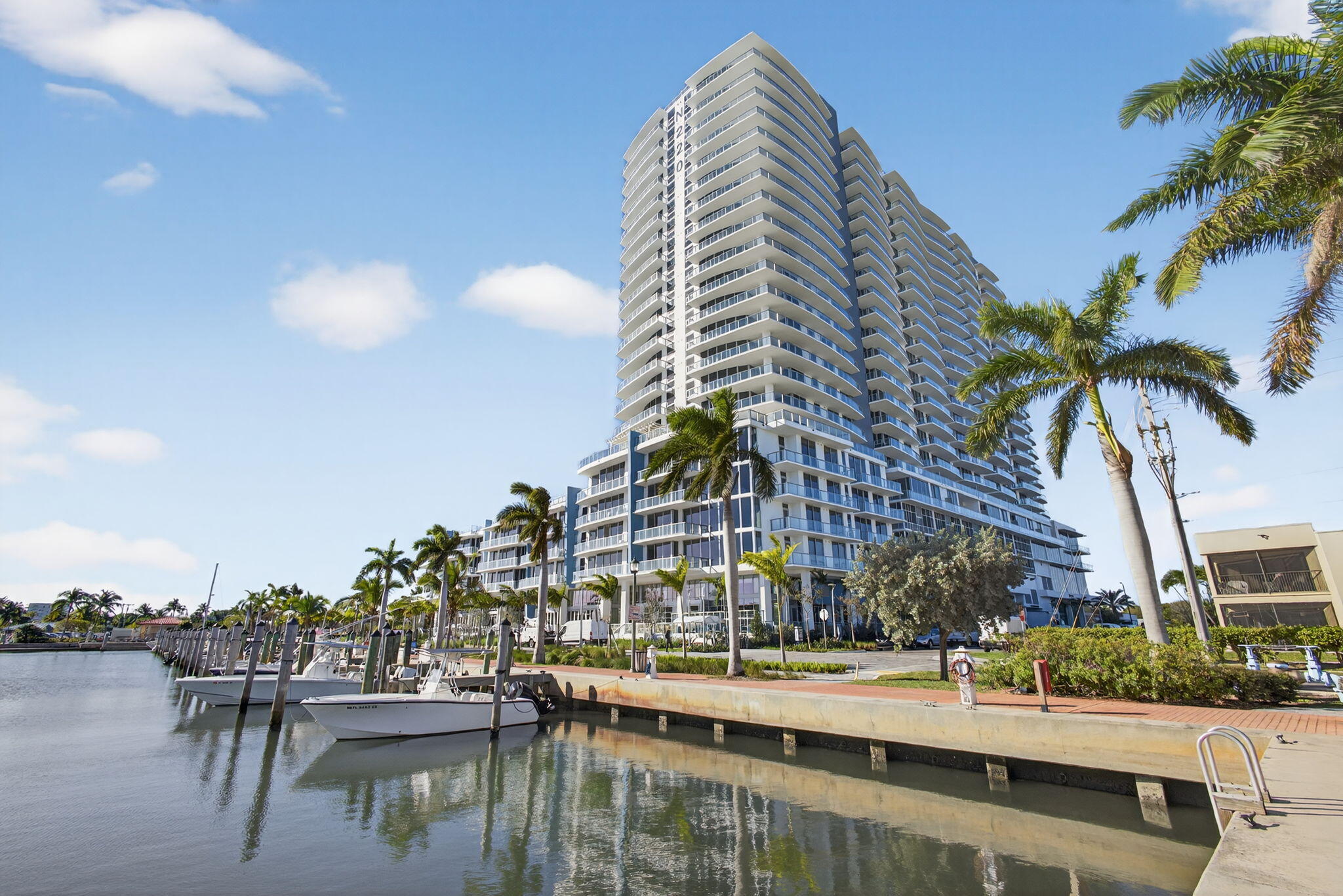 220 Lake Shr #617 Lake Park, FL 33403