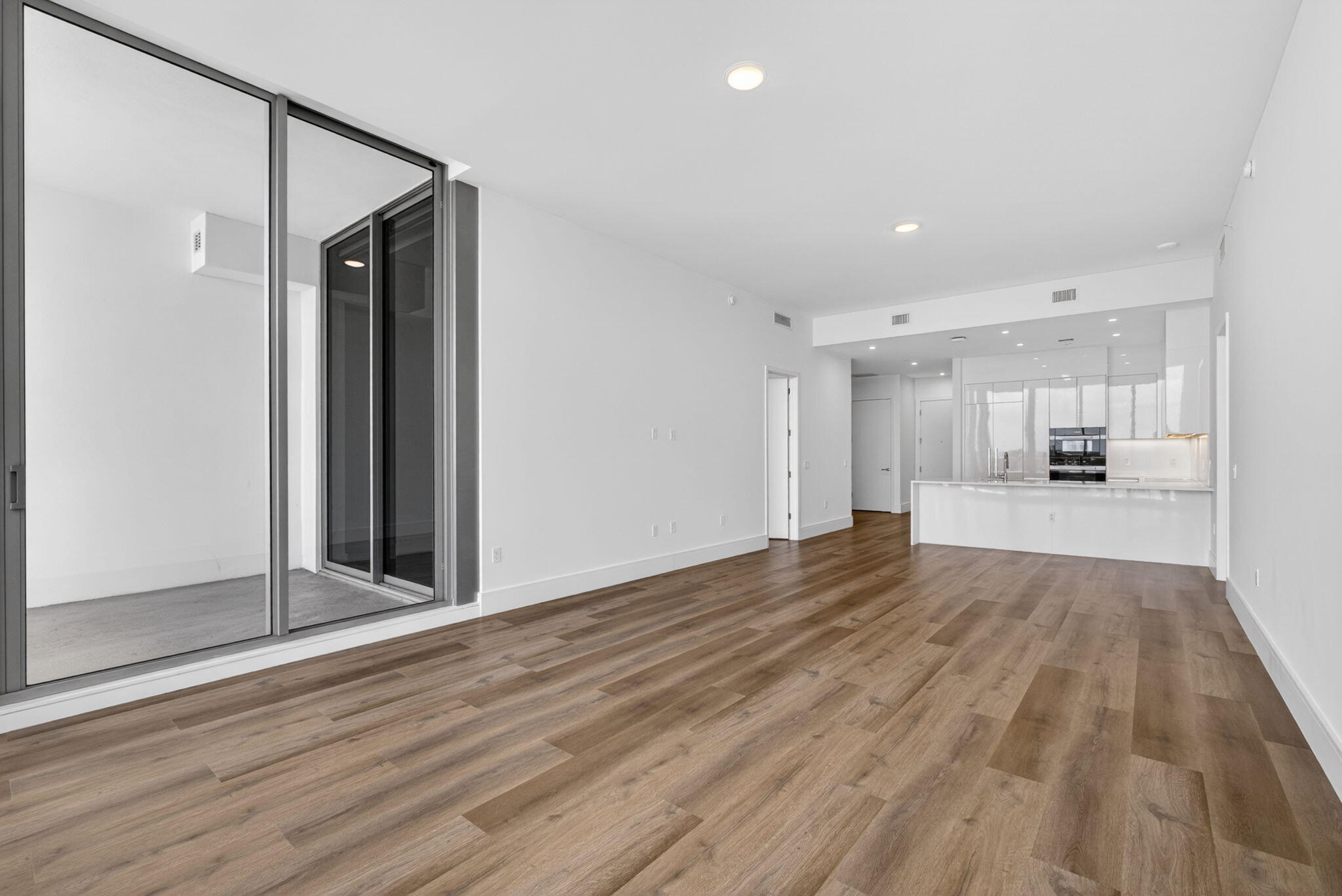 220 Lake Shr #617 Lake Park, FL 33403