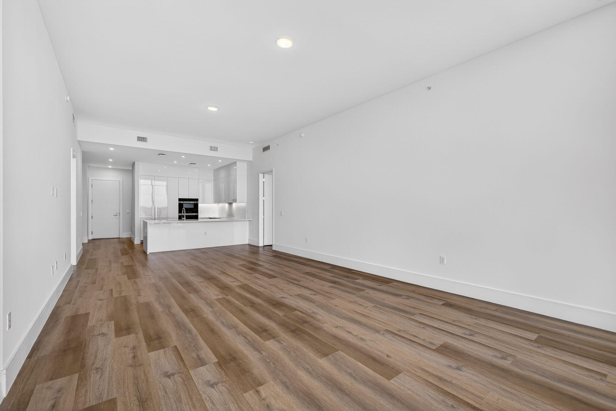 220 Lake Shr #617 Lake Park, FL 33403
