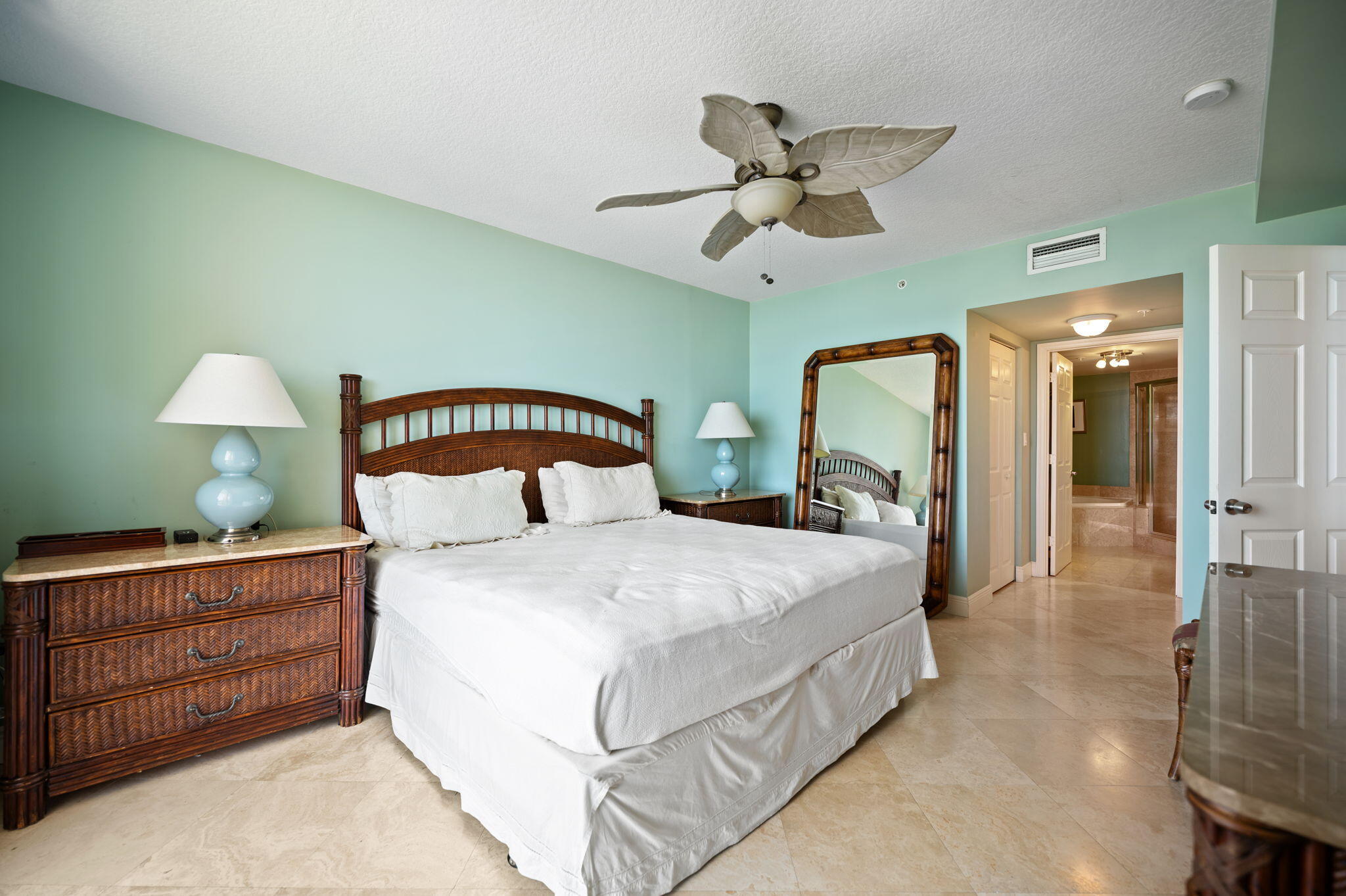 2011 N Ocean #1606 Fort Lauderdale, FL 33305