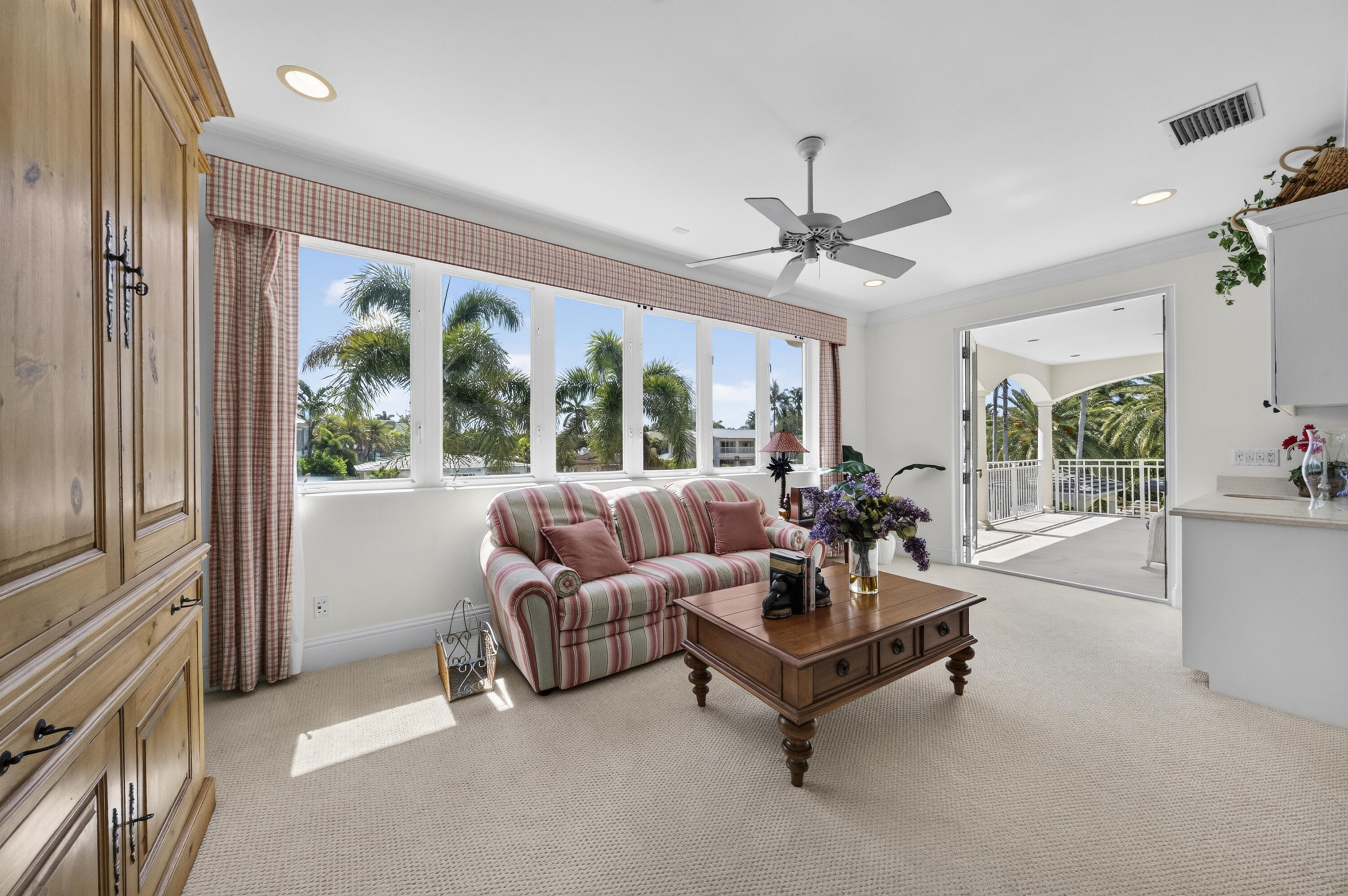 704 Isle Of Palms Fort Lauderdale, FL 33301