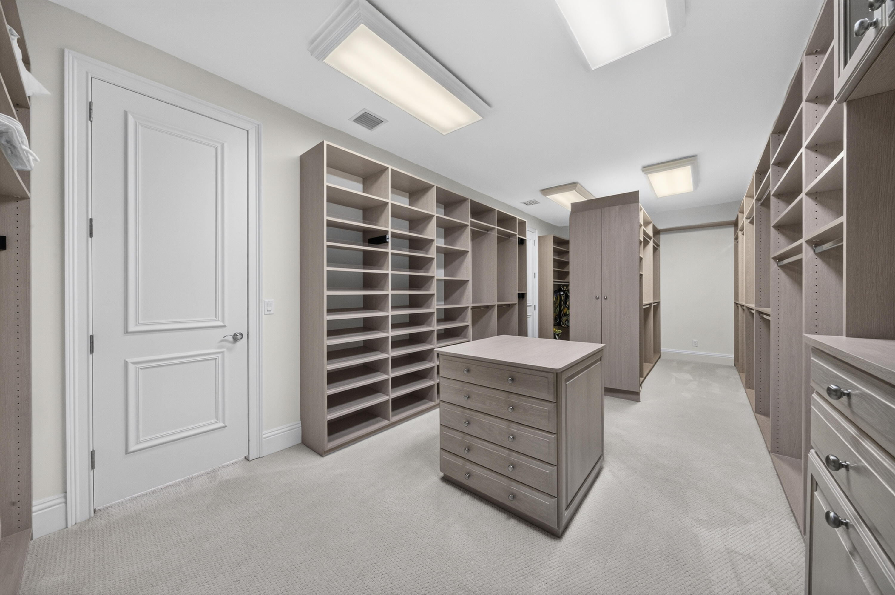 704 Isle Of Palms Fort Lauderdale, FL 33301